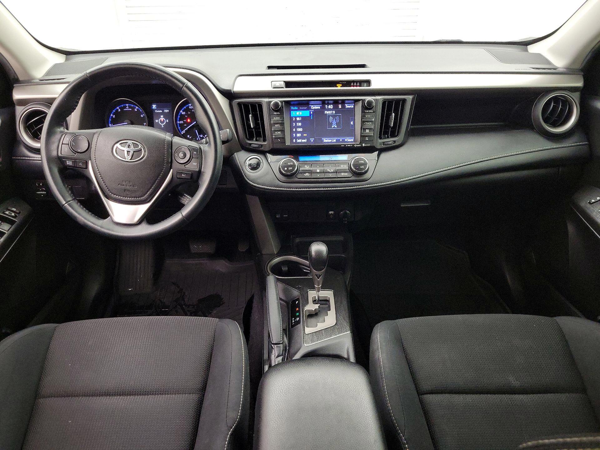 Thumbnail: 2018 Toyota RAV4 - 9