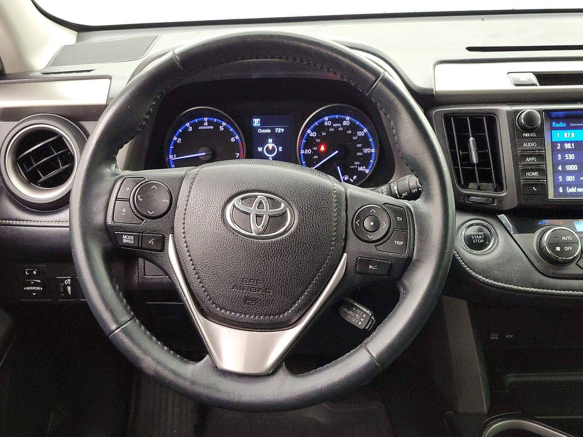 Thumbnail: 2018 Toyota RAV4 - 10