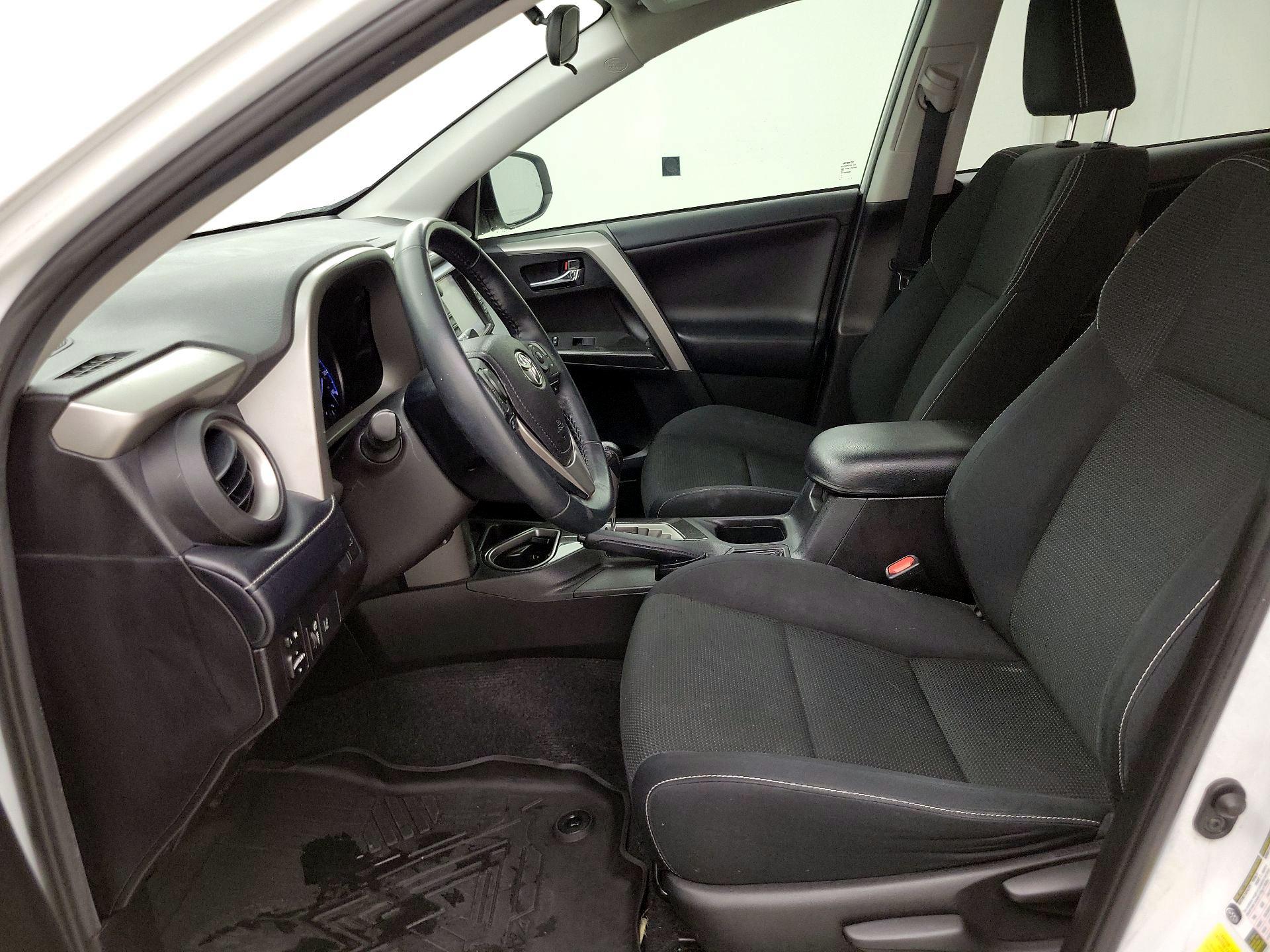 Thumbnail: 2018 Toyota RAV4 - 11