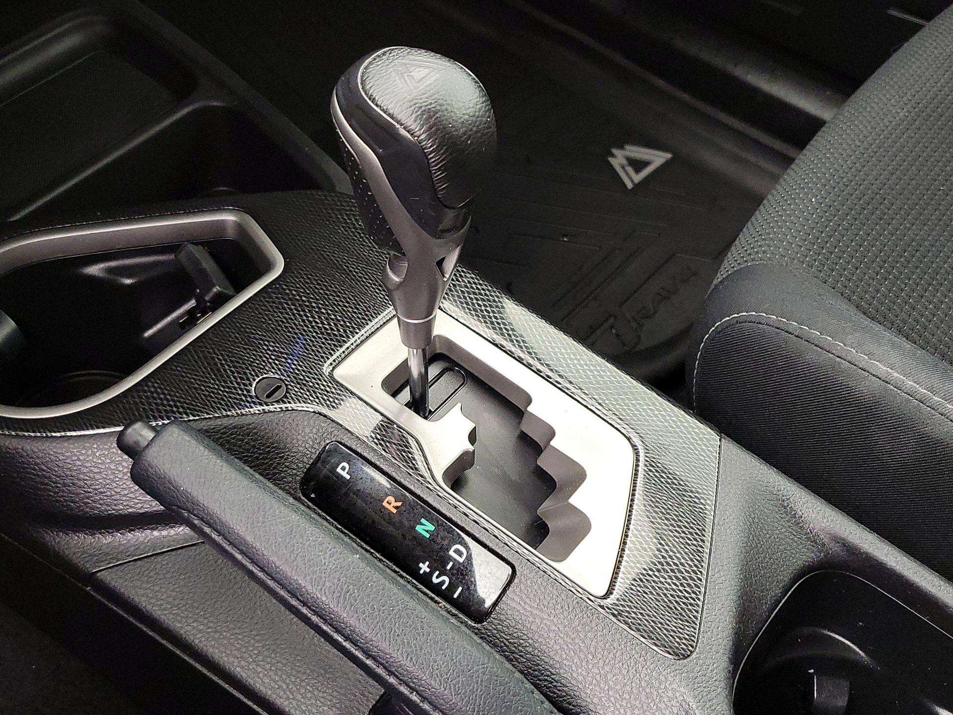 Thumbnail: 2018 Toyota RAV4 - 17