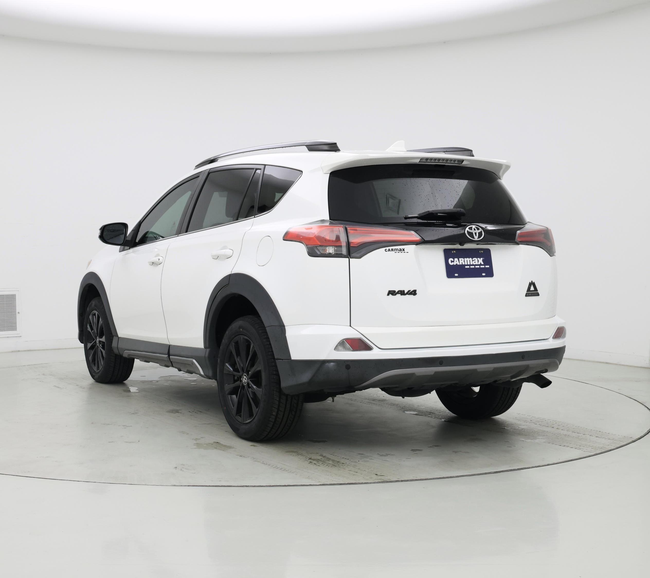 Thumbnail: 2018 Toyota RAV4 - 2