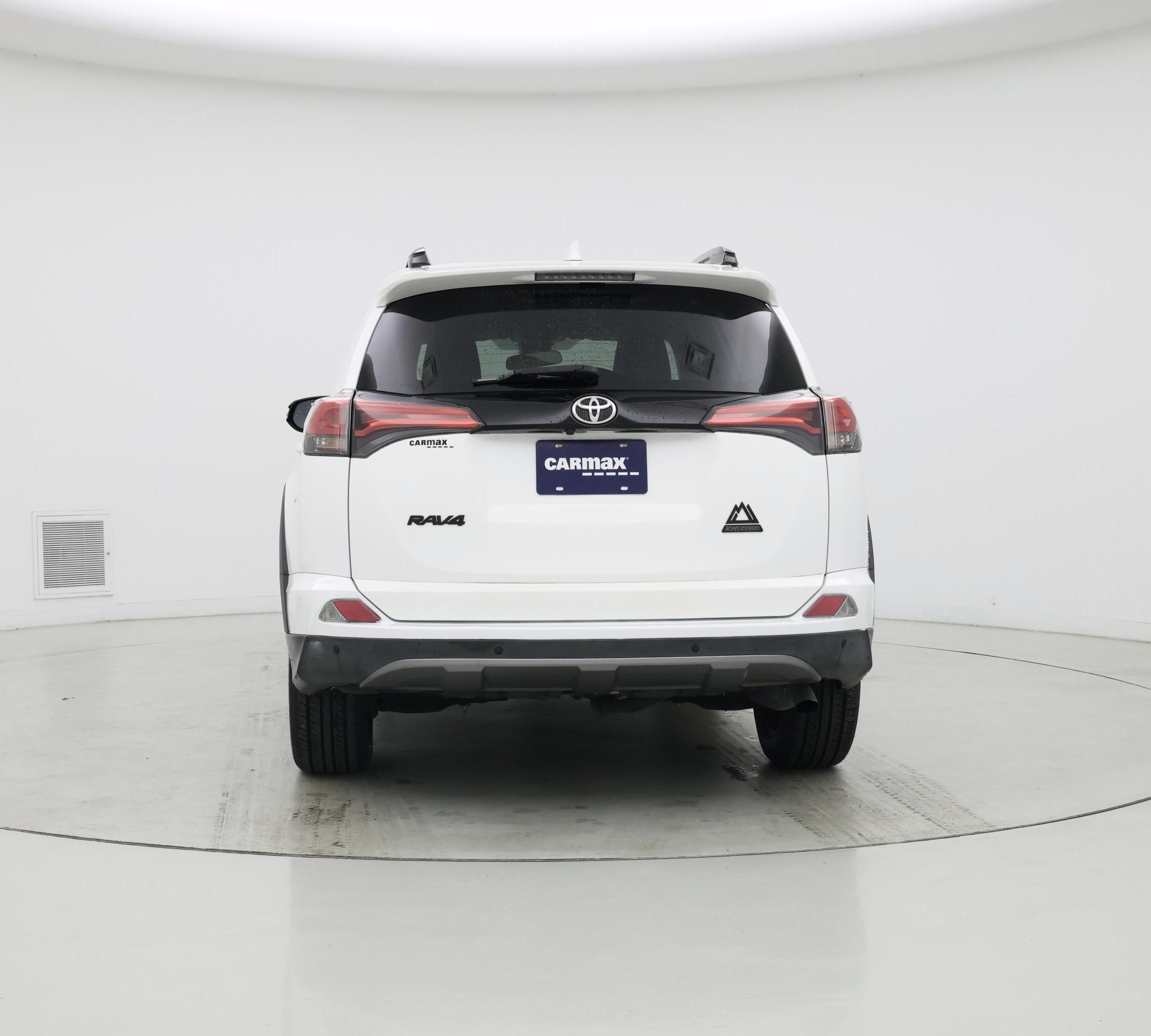 Thumbnail: 2018 Toyota RAV4 - 8
