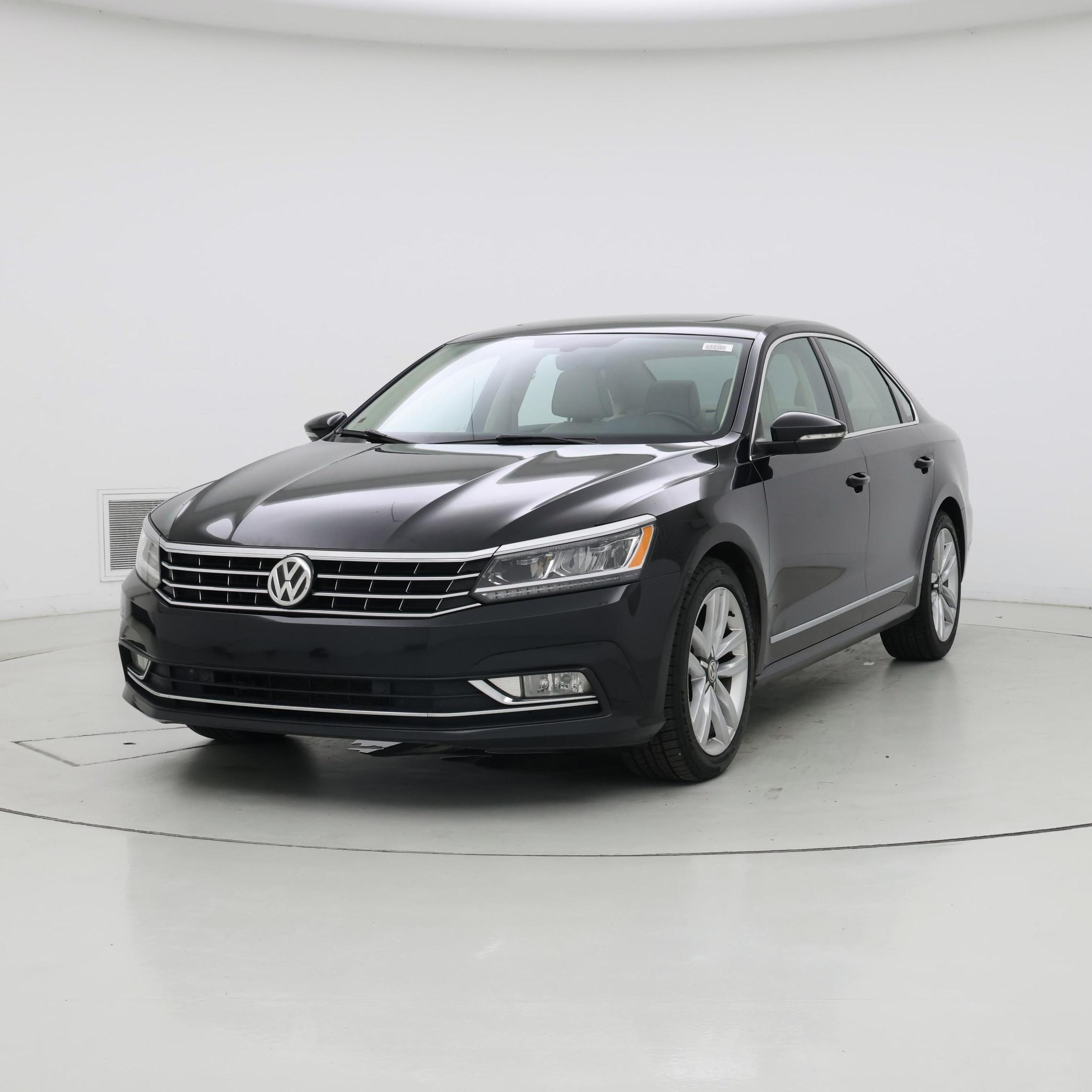 Thumbnail: 2017 Volkswagen Passat - 4