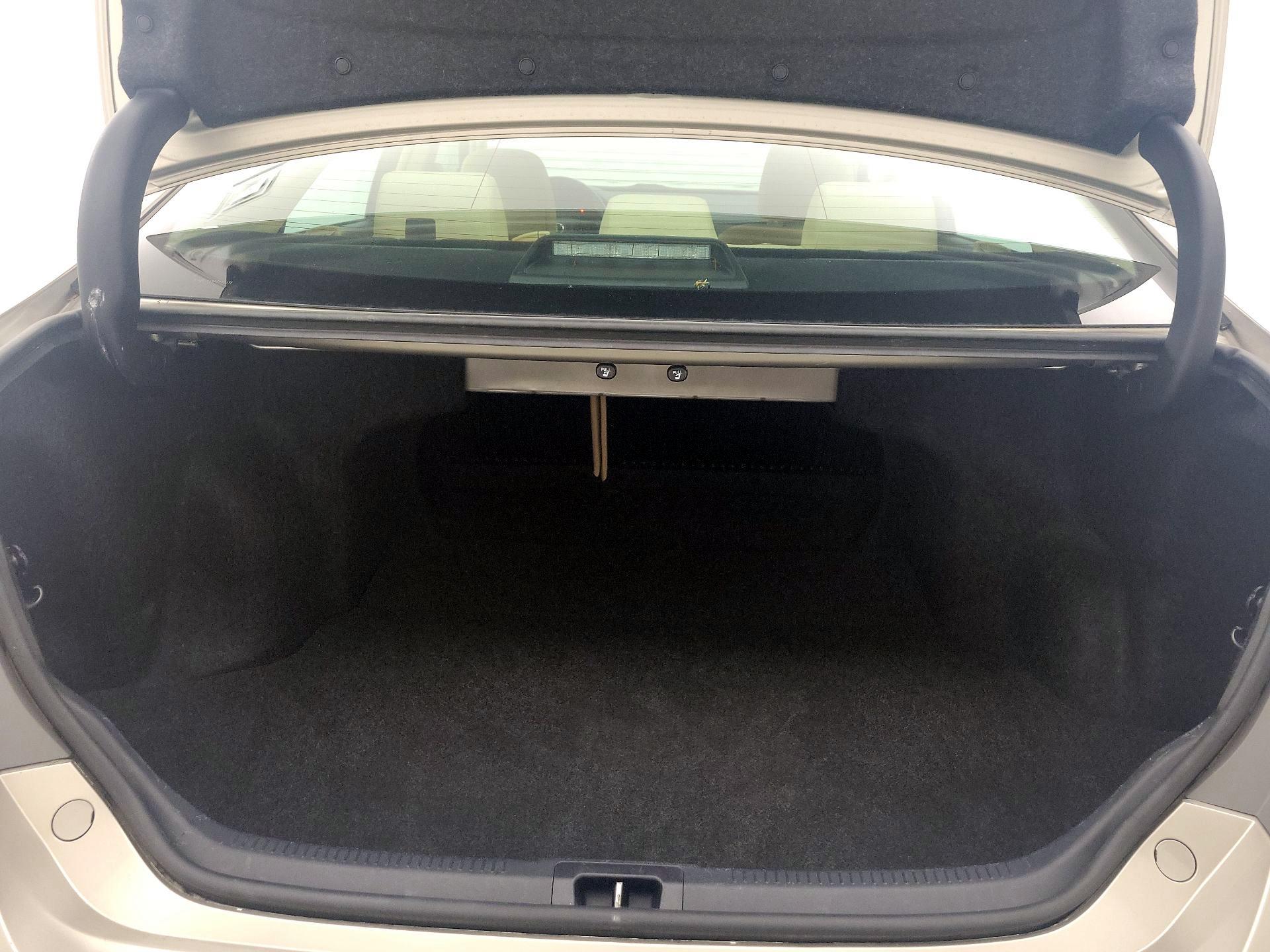 Thumbnail: 2015 Toyota Camry - 20