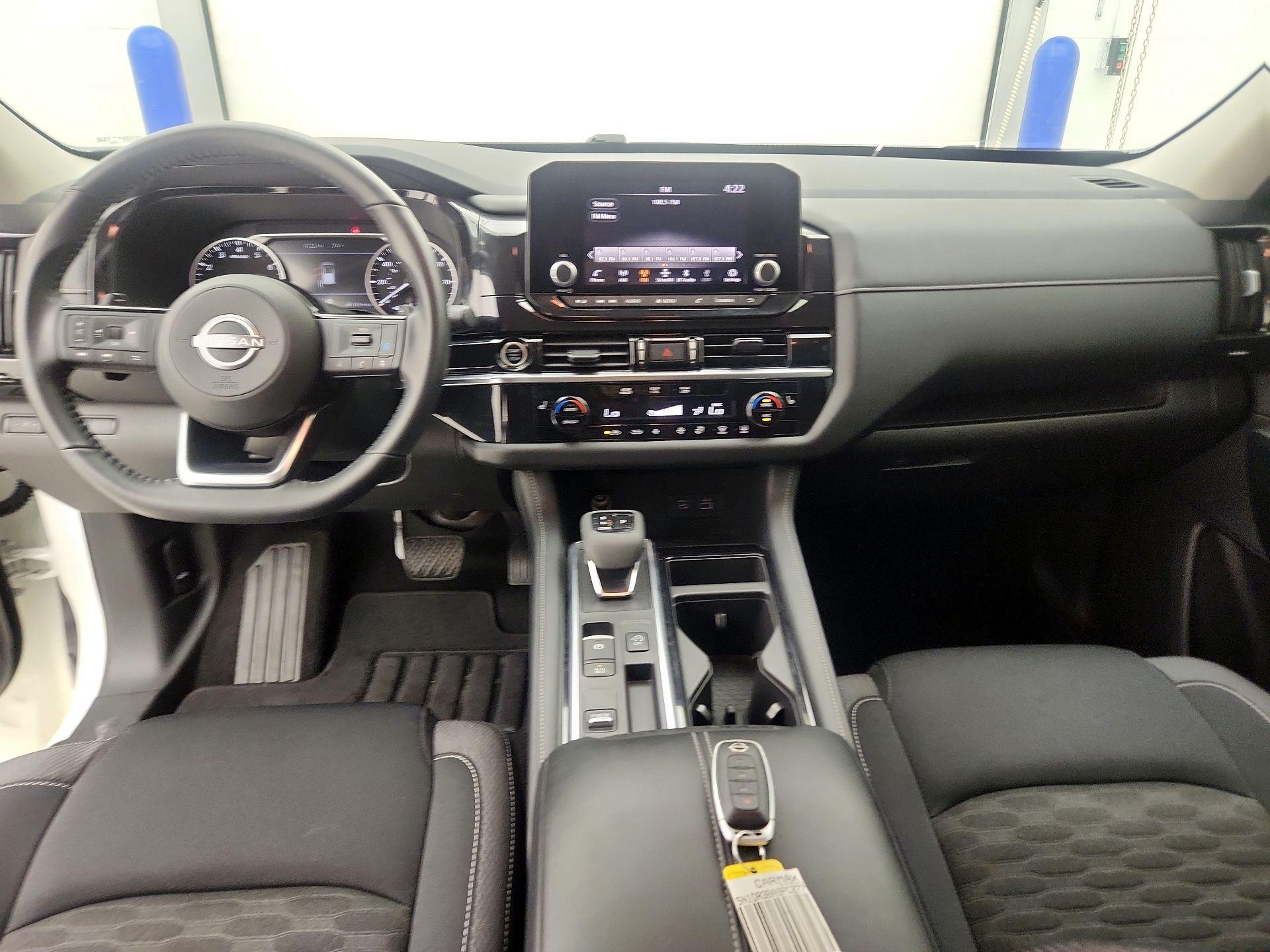 Thumbnail: 2023 Nissan Pathfinder - 9