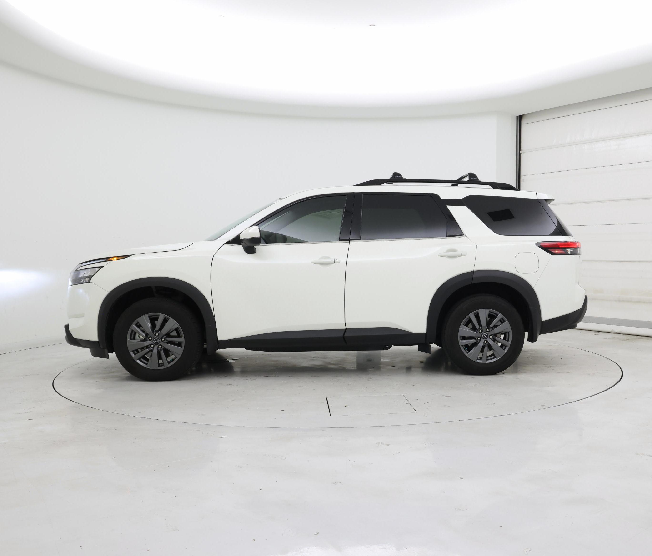 Thumbnail: 2023 Nissan Pathfinder - 3