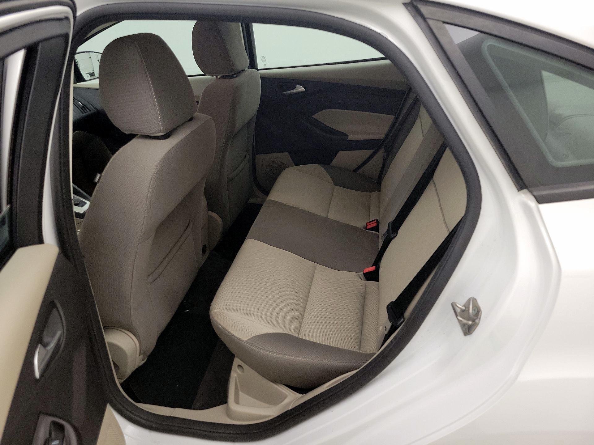Thumbnail: 2014 Ford Focus - 18