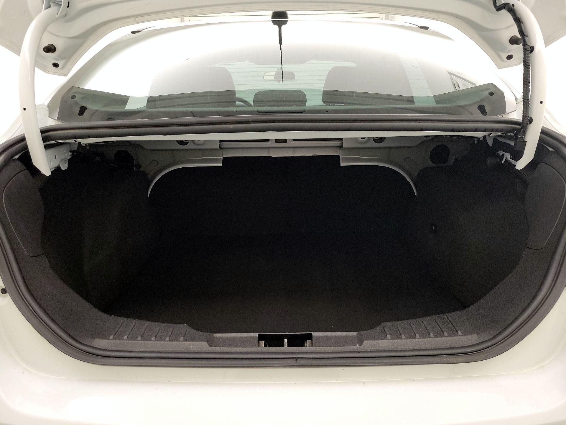 Thumbnail: 2014 Ford Focus - 19