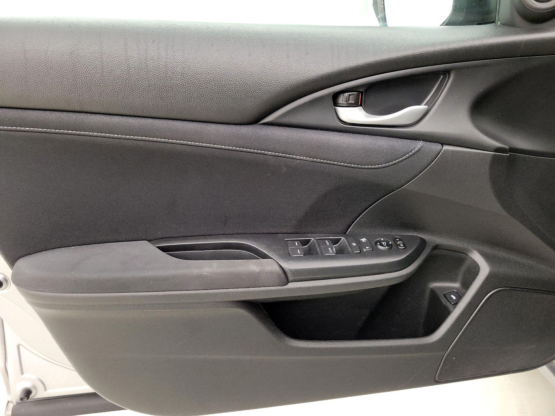 Thumbnail: 2019 Honda Insight - 12