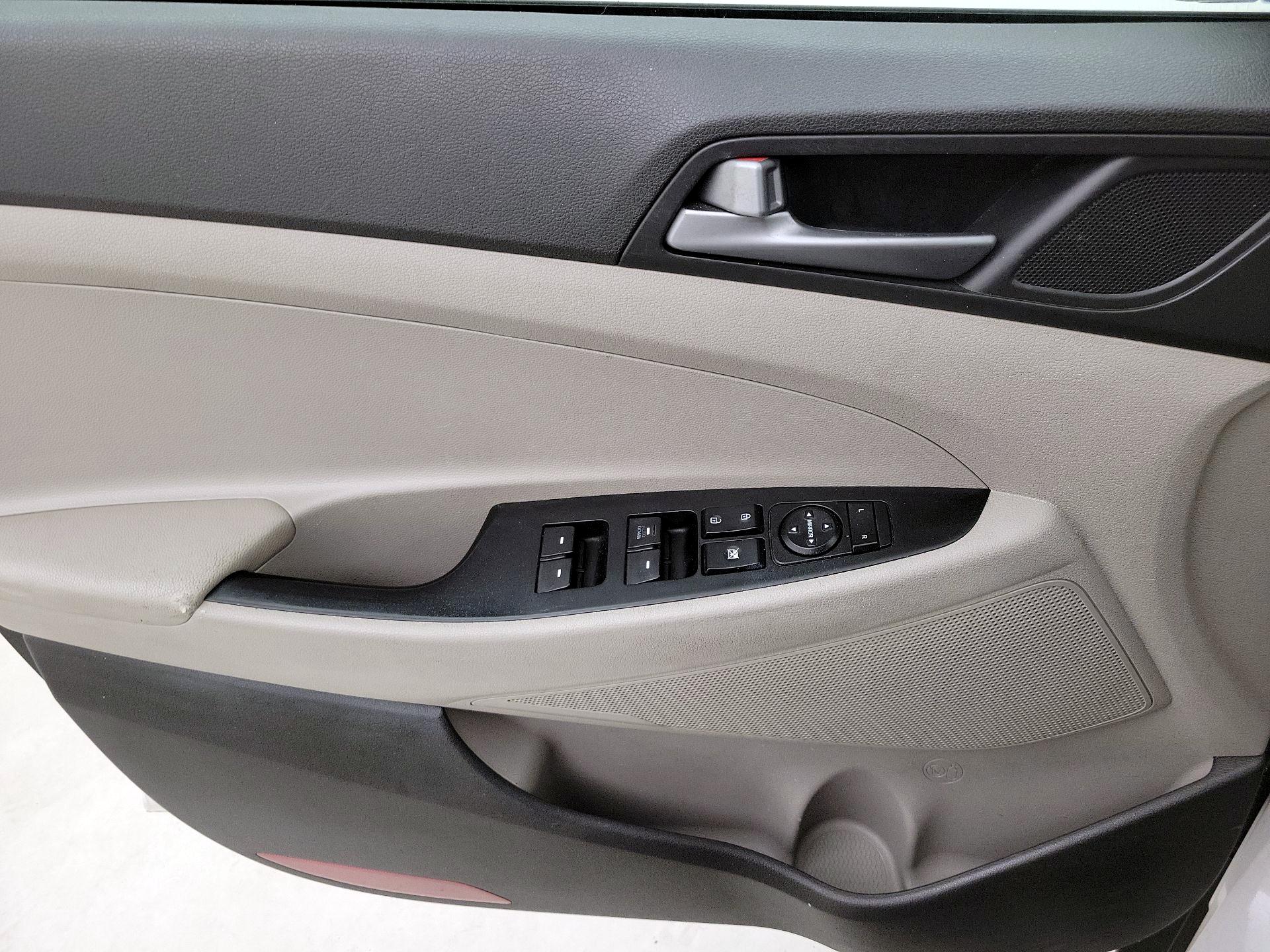 Thumbnail: 2017 Hyundai Tucson - 12