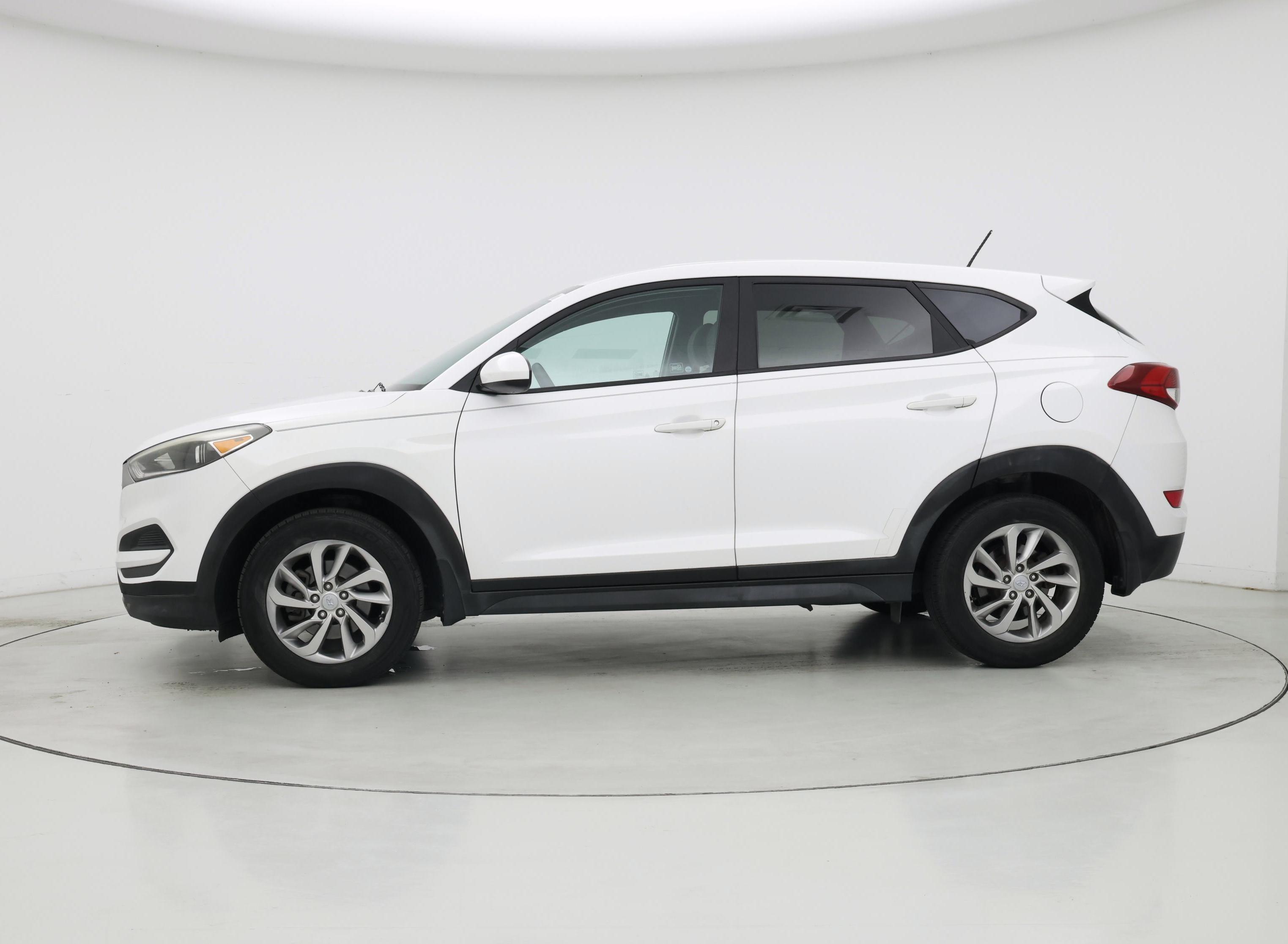 Thumbnail: 2017 Hyundai Tucson - 3