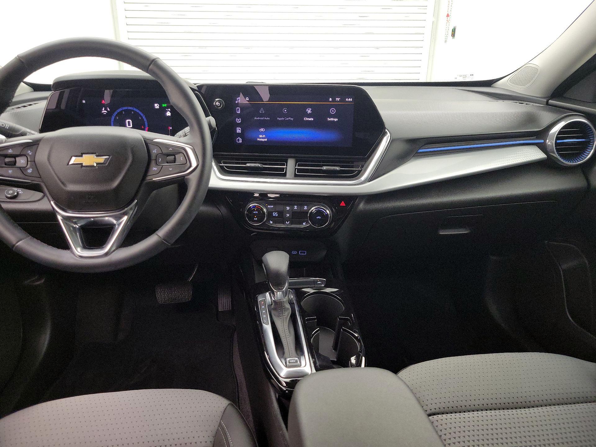 Thumbnail: 2024 Chevrolet Trax - 9