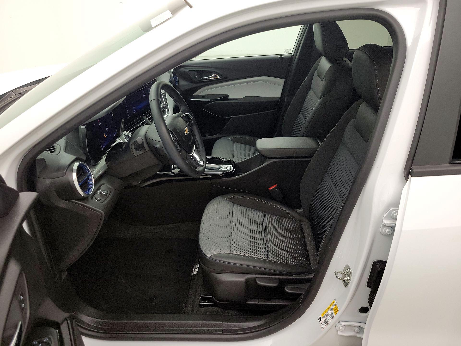 Thumbnail: 2024 Chevrolet Trax - 11