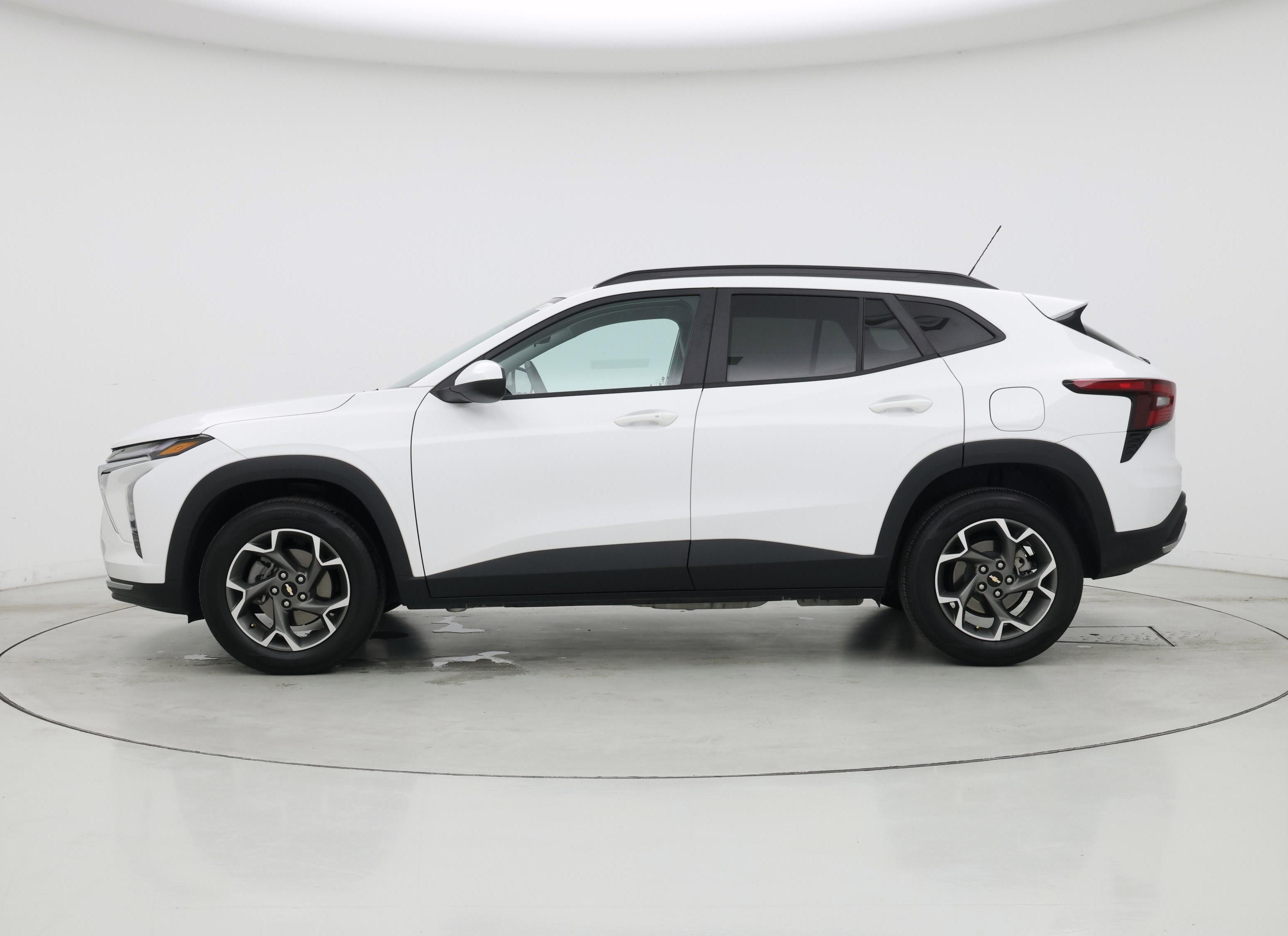 Thumbnail: 2024 Chevrolet Trax - 3