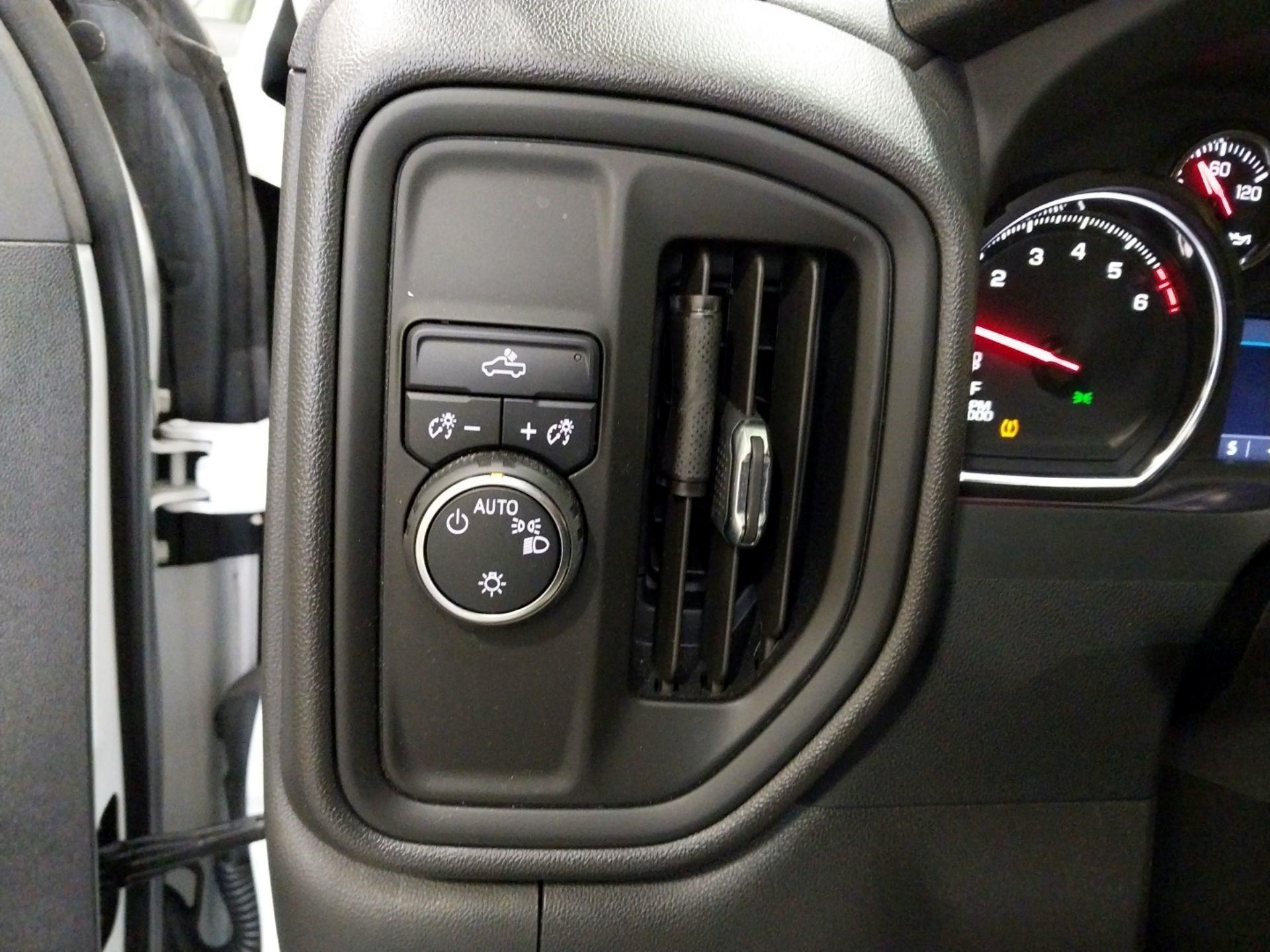 Thumbnail: 2022 Chevrolet Silverado 1500 - 11