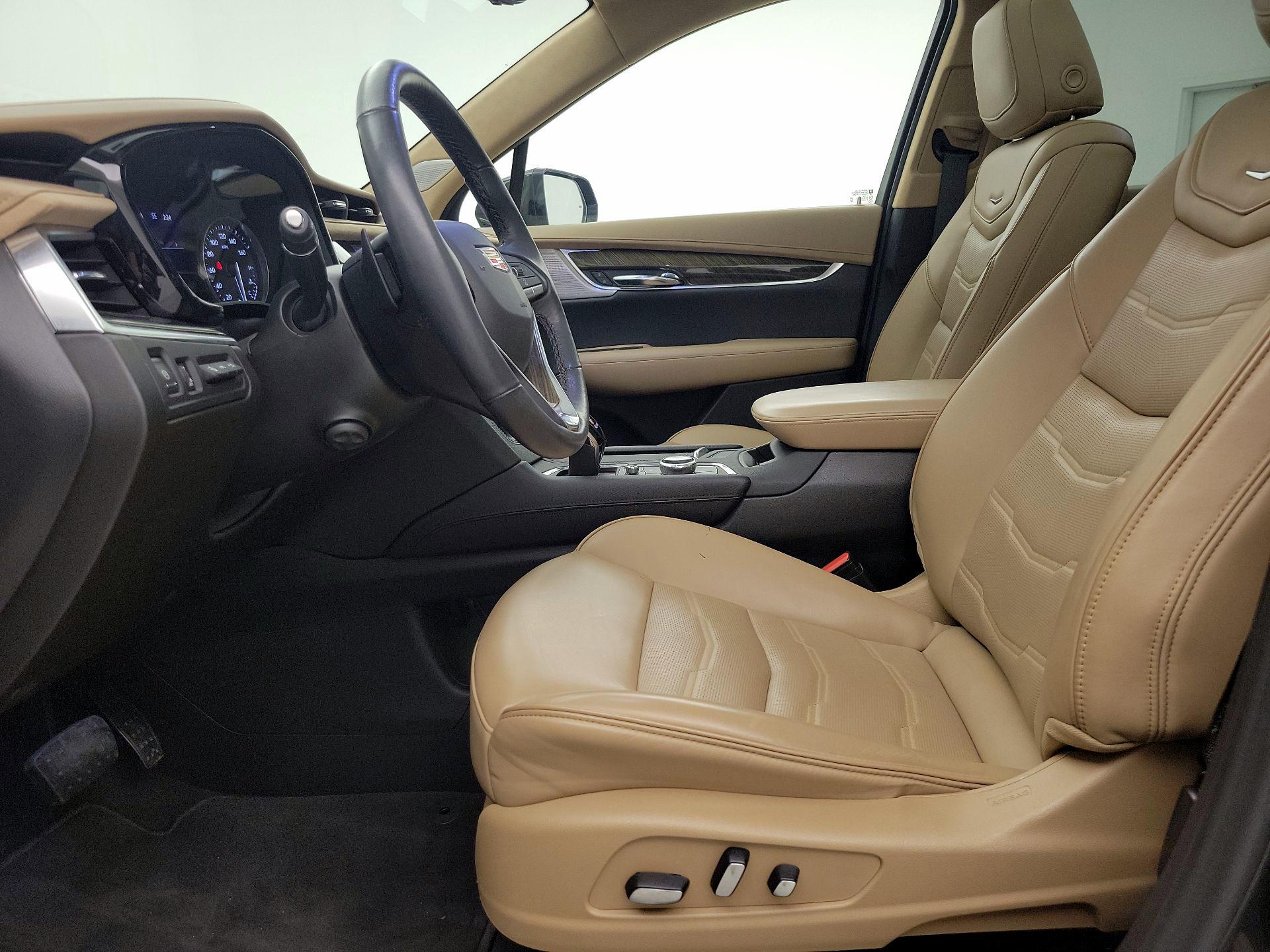 Thumbnail: 2020 Cadillac XT6 - 11