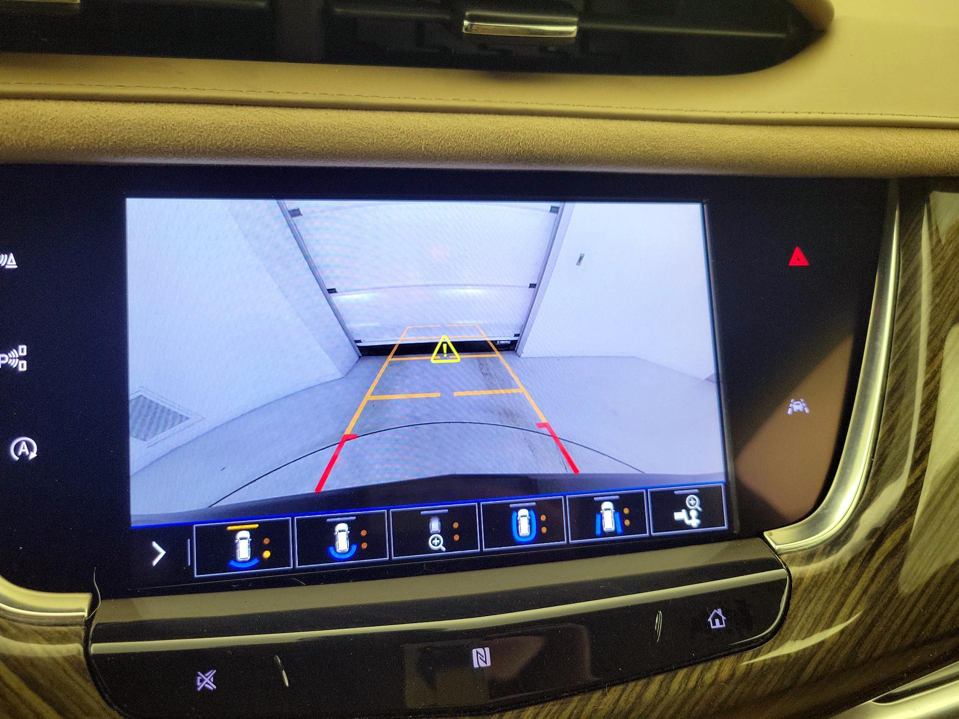 Thumbnail: 2020 Cadillac XT6 - 14
