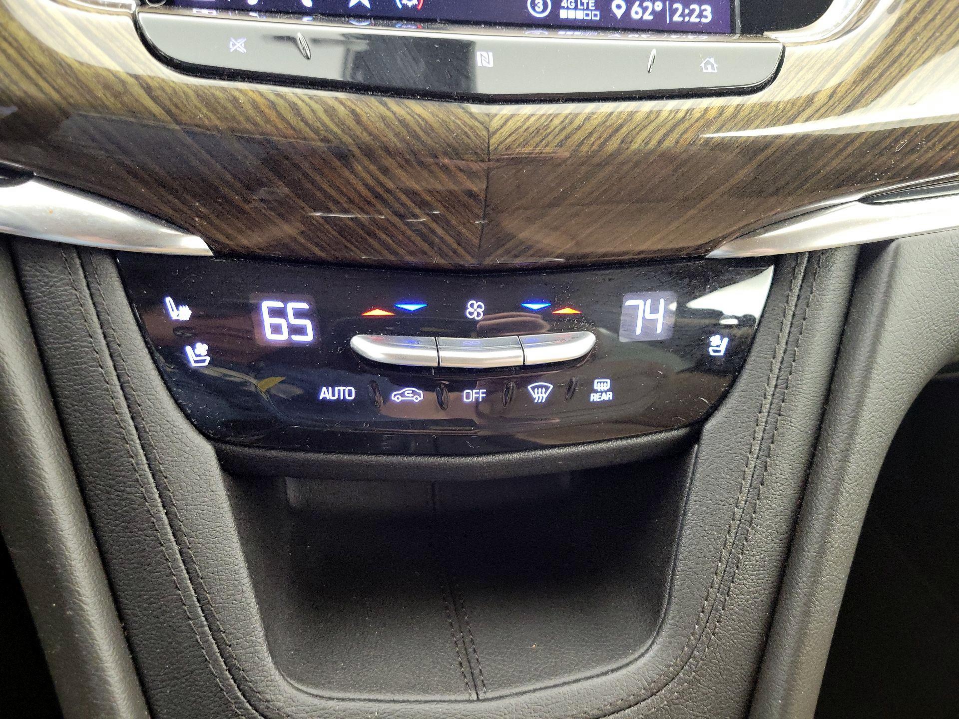 Thumbnail: 2020 Cadillac XT6 - 16