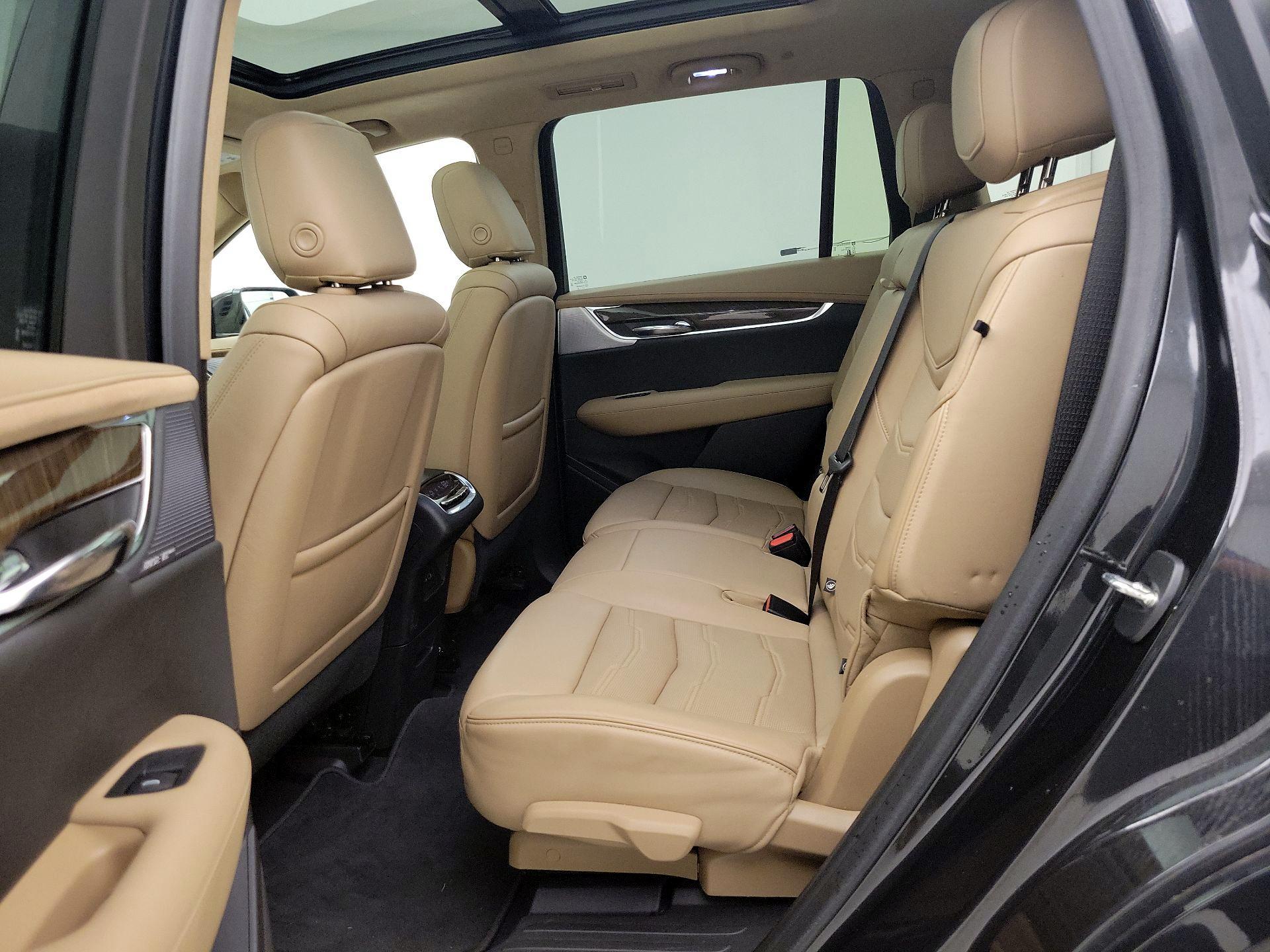 Thumbnail: 2020 Cadillac XT6 - 20