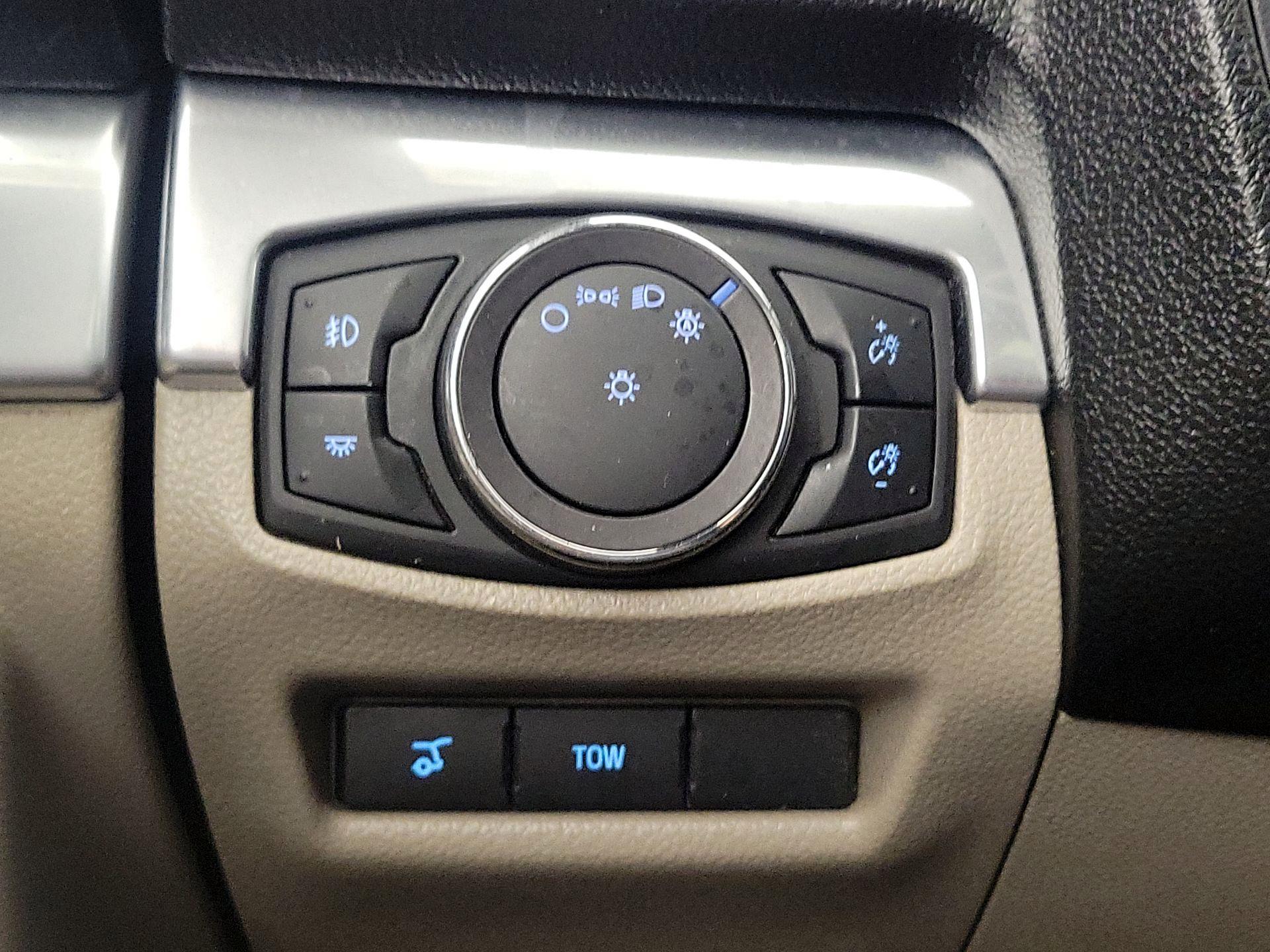 Thumbnail: 2019 Ford Explorer - 13