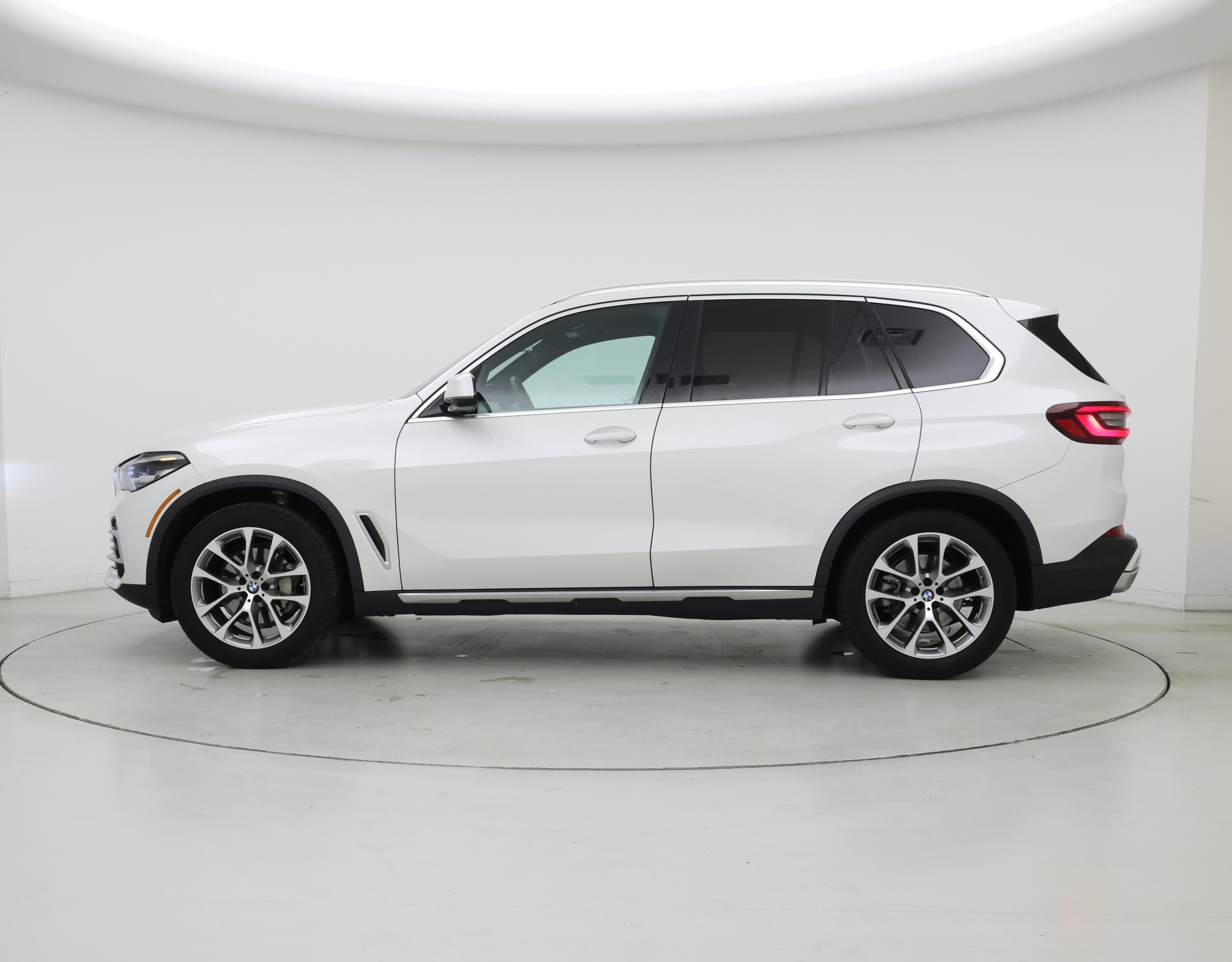Thumbnail: 2023 BMW X5 - 3