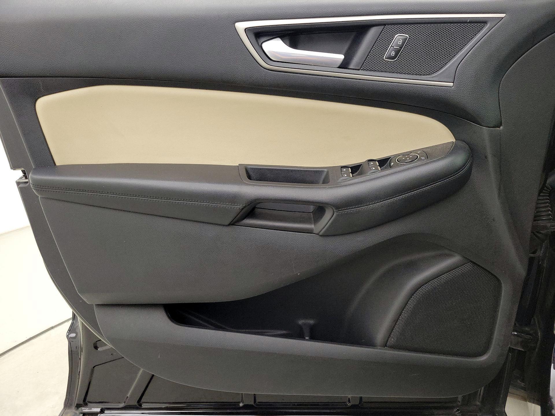 Thumbnail: 2022 Ford Edge - 12