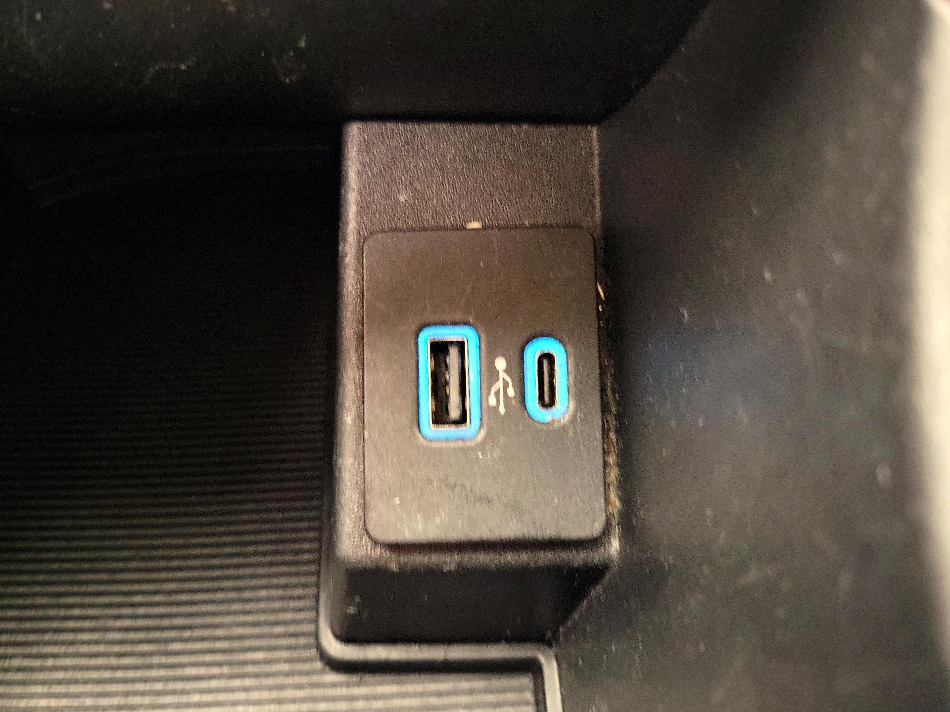 Thumbnail: 2022 Ford Edge - 18