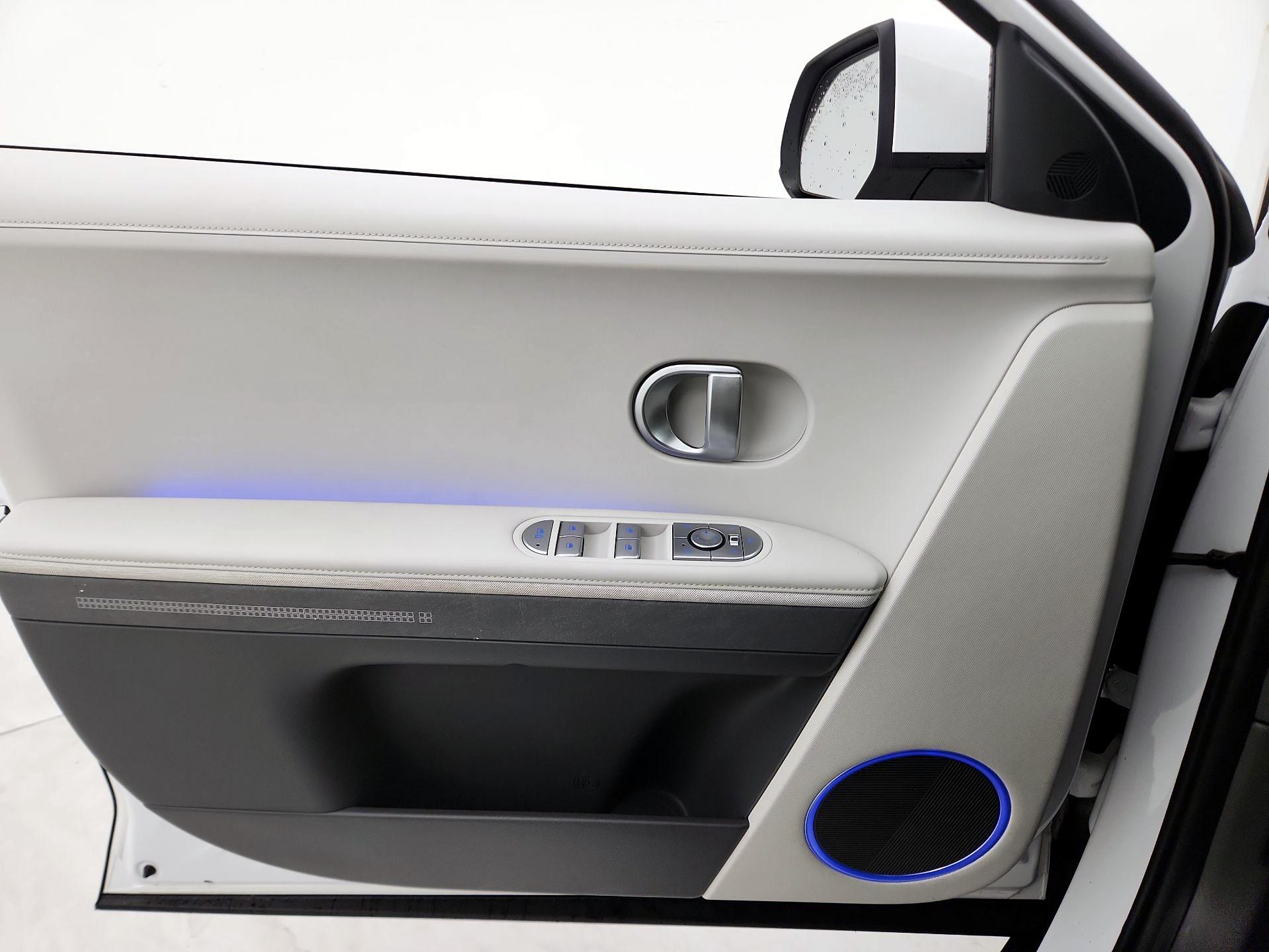 Thumbnail: 2023 Hyundai Ioniq 5 - 12