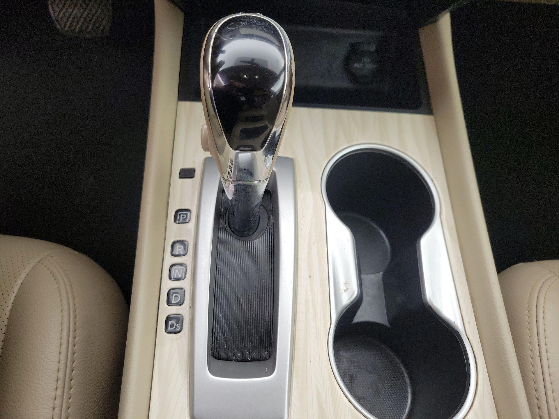 Thumbnail: 2017 Nissan Altima - 18