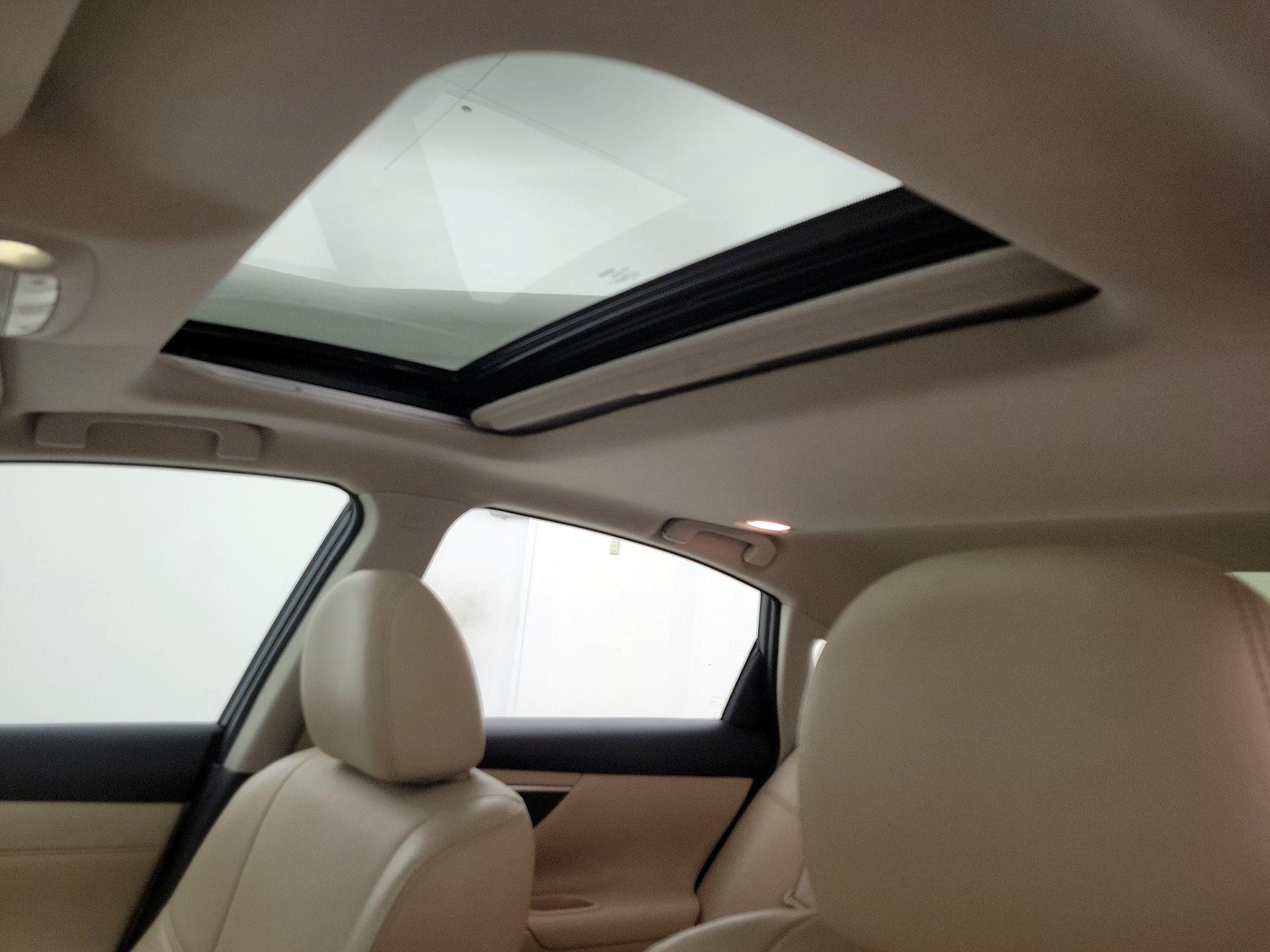 Thumbnail: 2017 Nissan Altima - 20