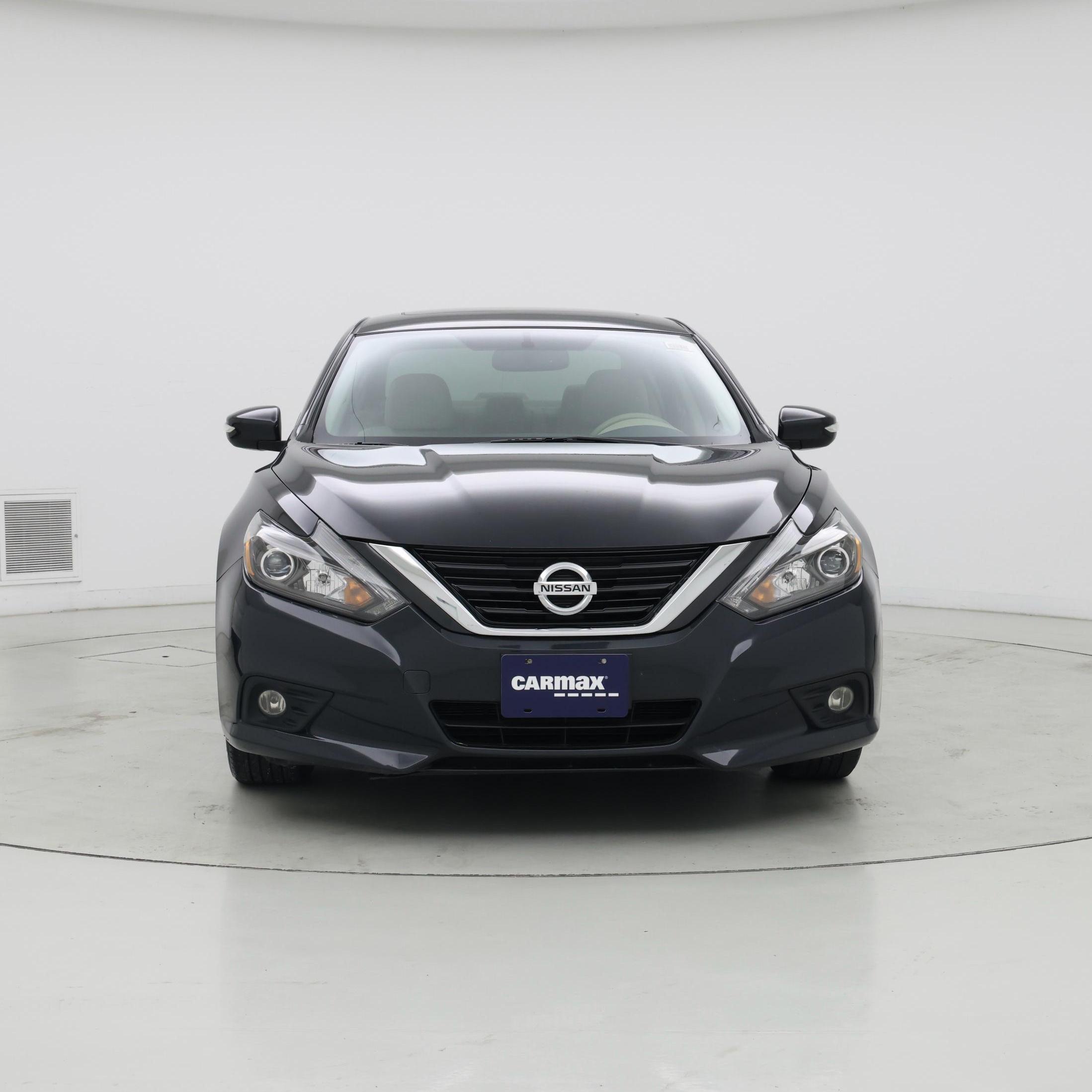 Thumbnail: 2017 Nissan Altima - 5