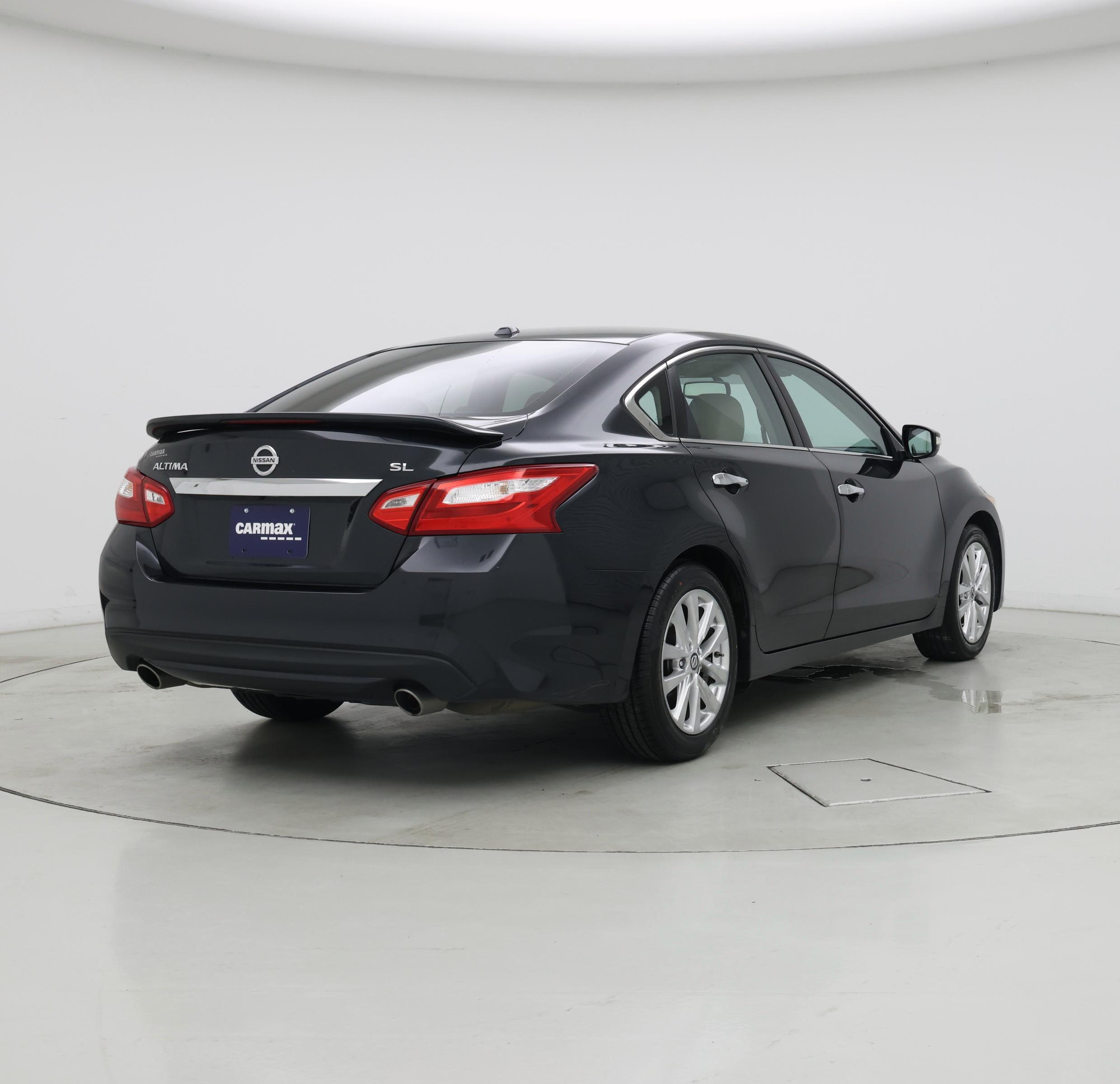 Thumbnail: 2017 Nissan Altima - 8