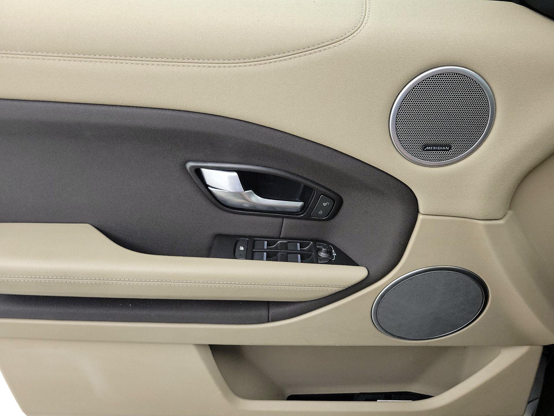 Thumbnail: 2017 Land Rover Range Rover Evoque - 12