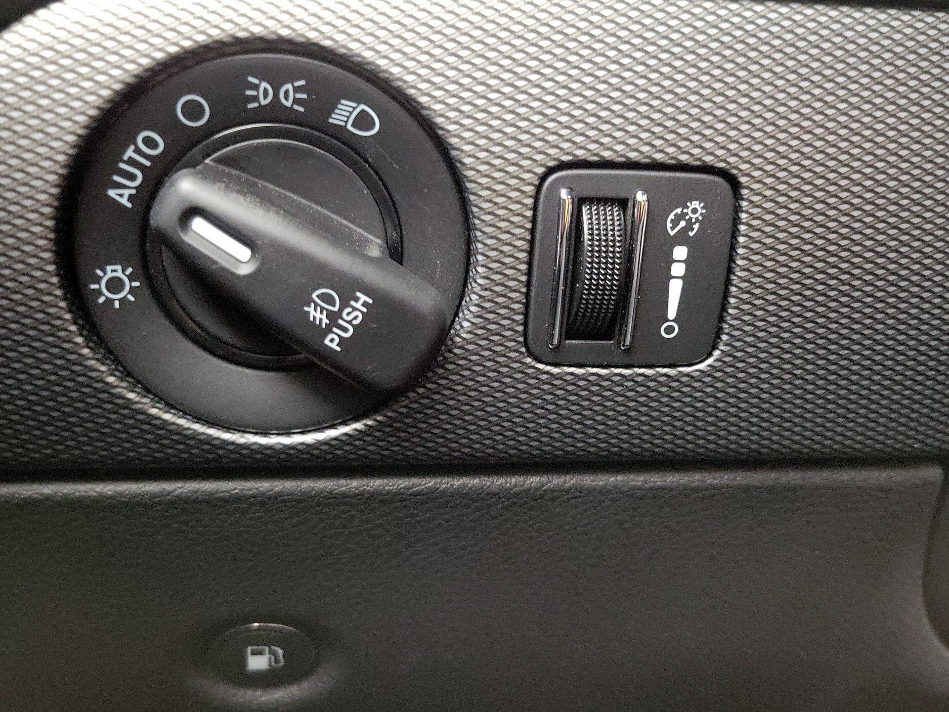 Thumbnail: 2018 Dodge Durango - 13