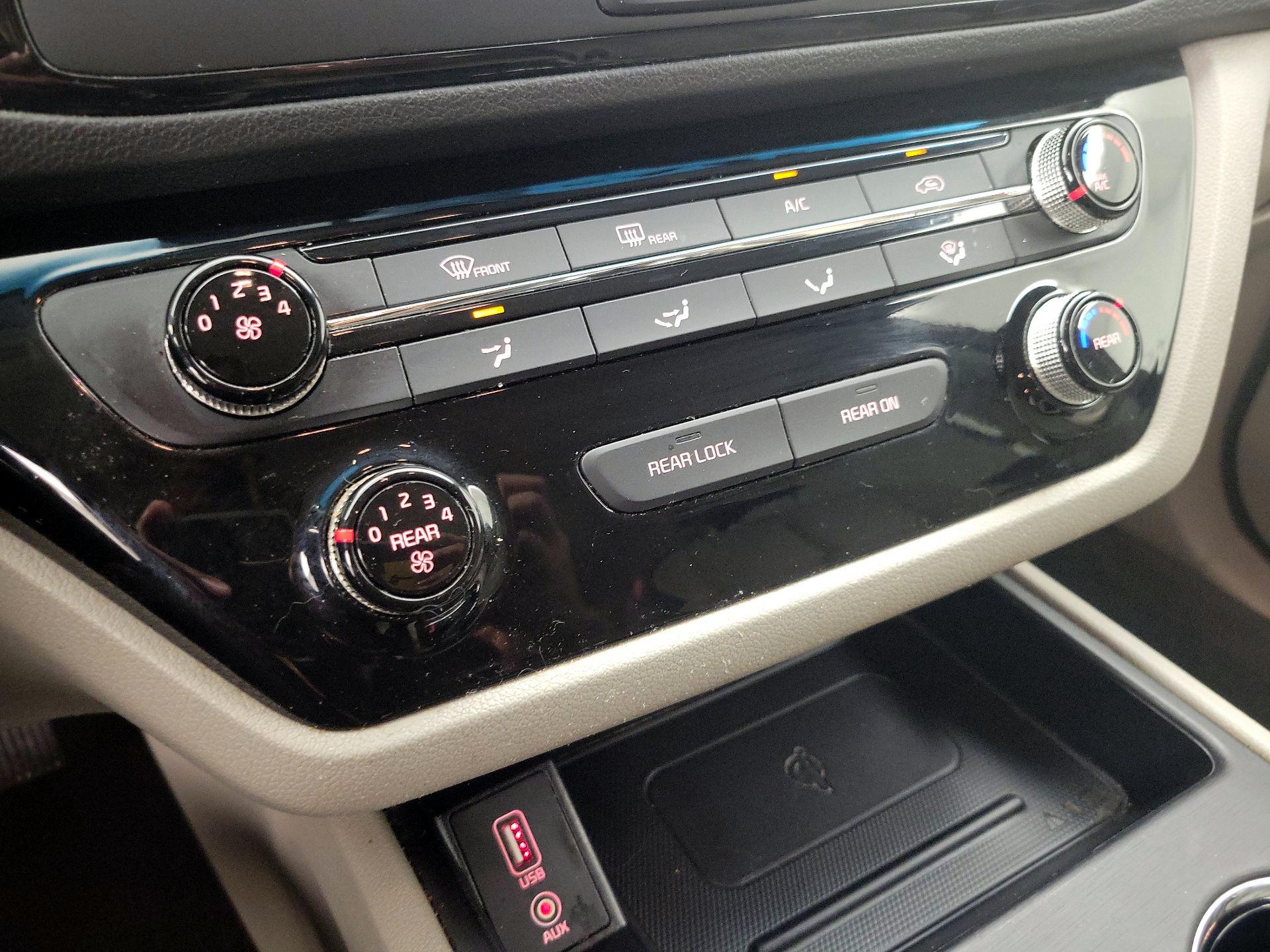 Thumbnail: 2020 Kia Sedona - 16