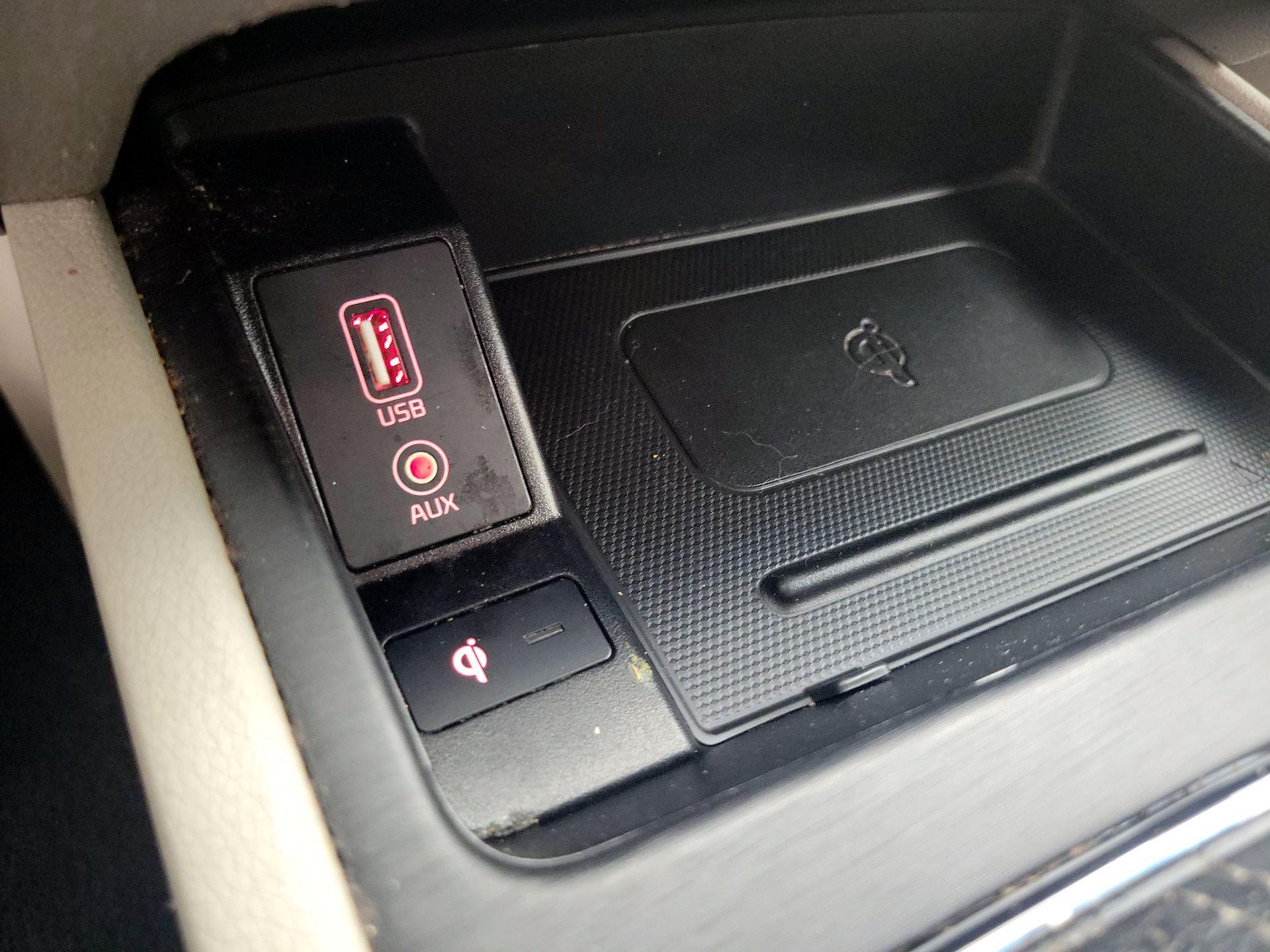 Thumbnail: 2020 Kia Sedona - 18