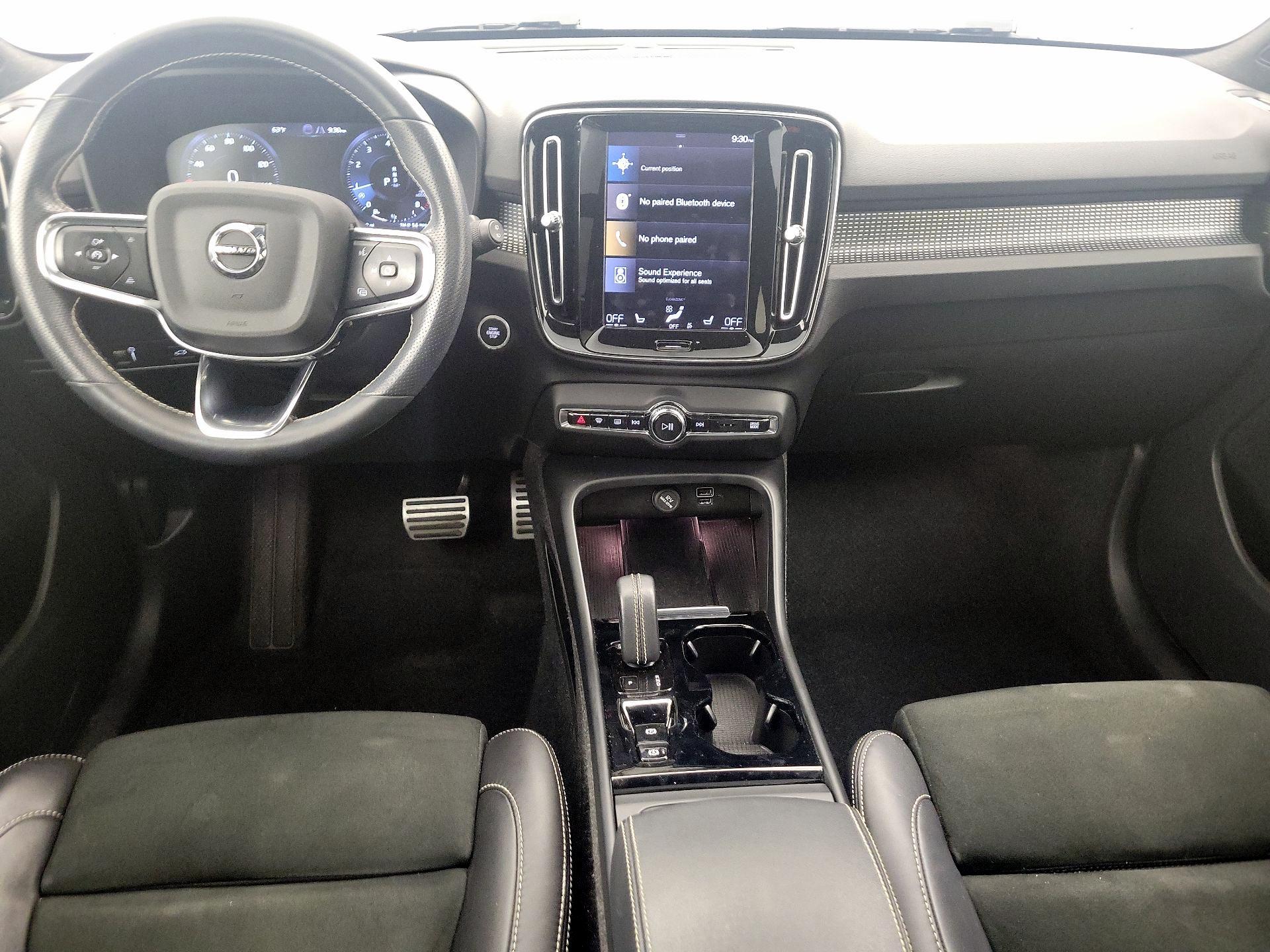 Thumbnail: 2021 Volvo XC40 - 9