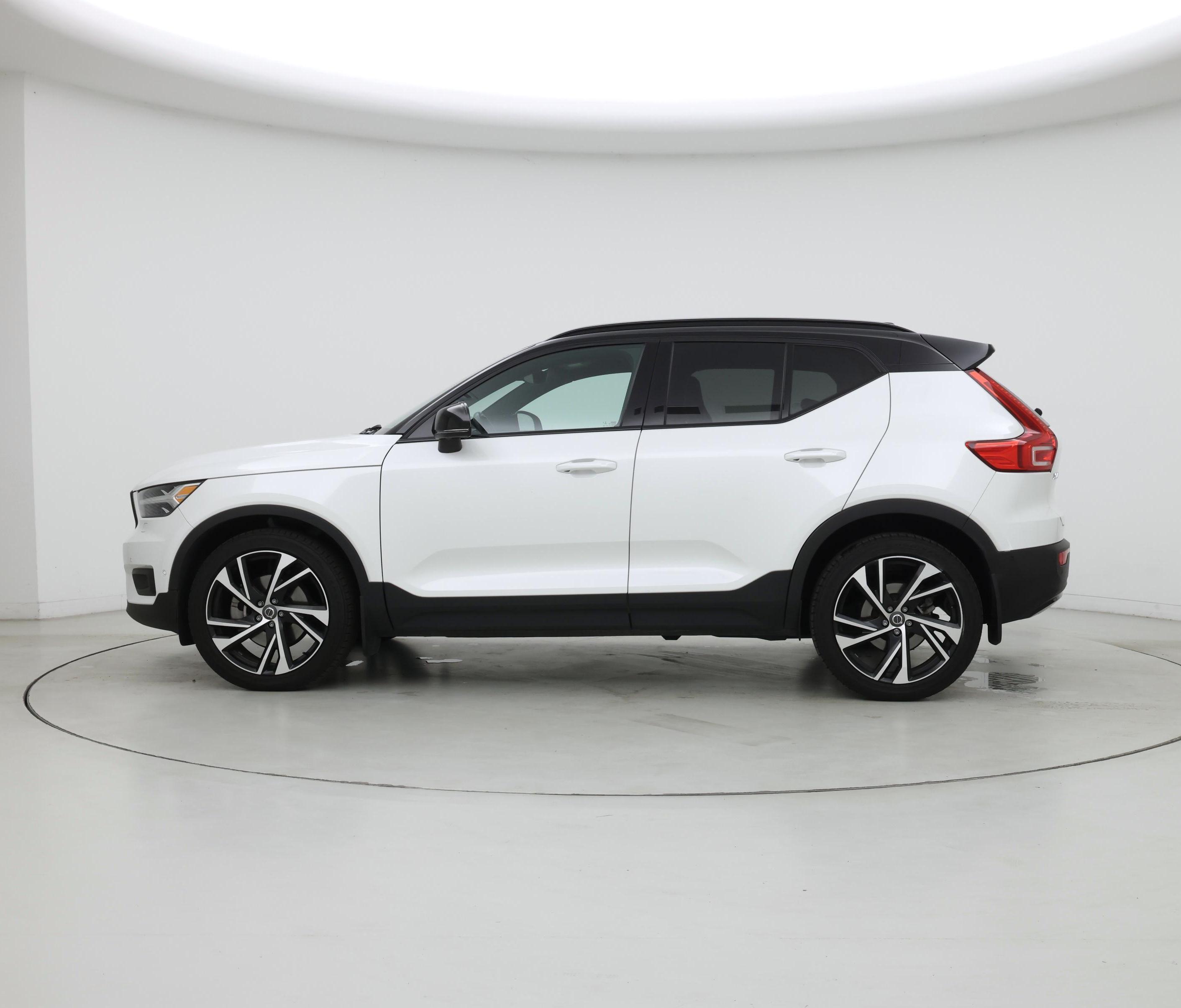 Thumbnail: 2021 Volvo XC40 - 3