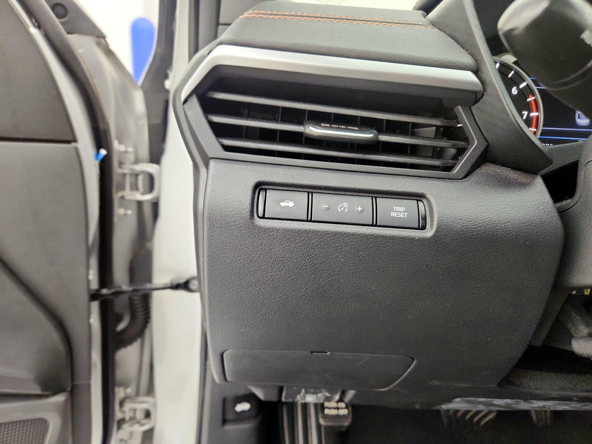 Thumbnail: 2020 Nissan Altima - 13