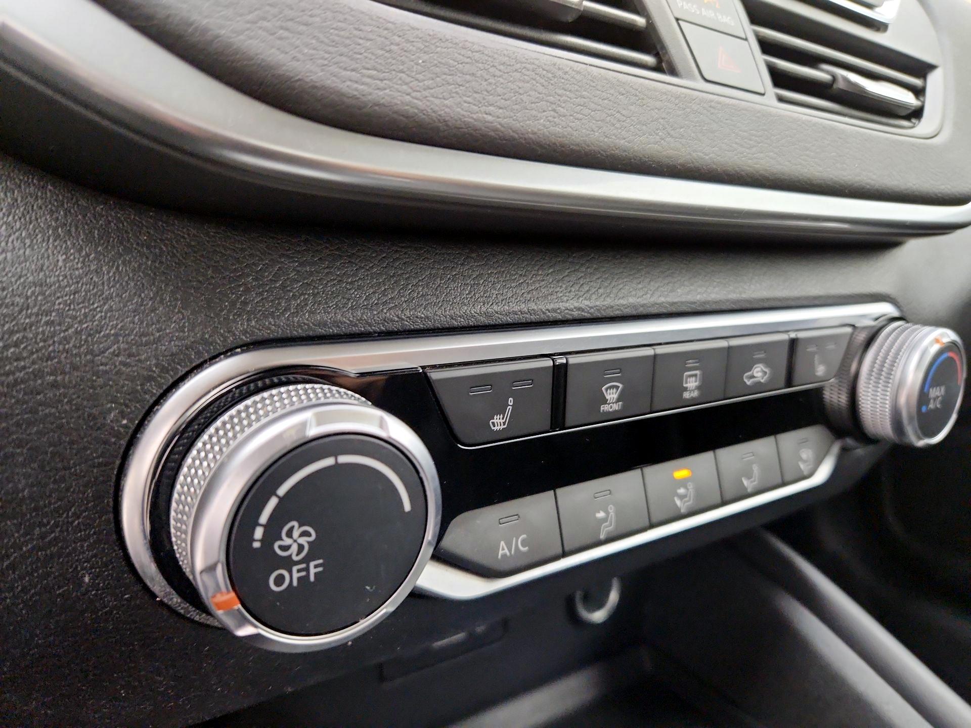 Thumbnail: 2020 Nissan Altima - 16