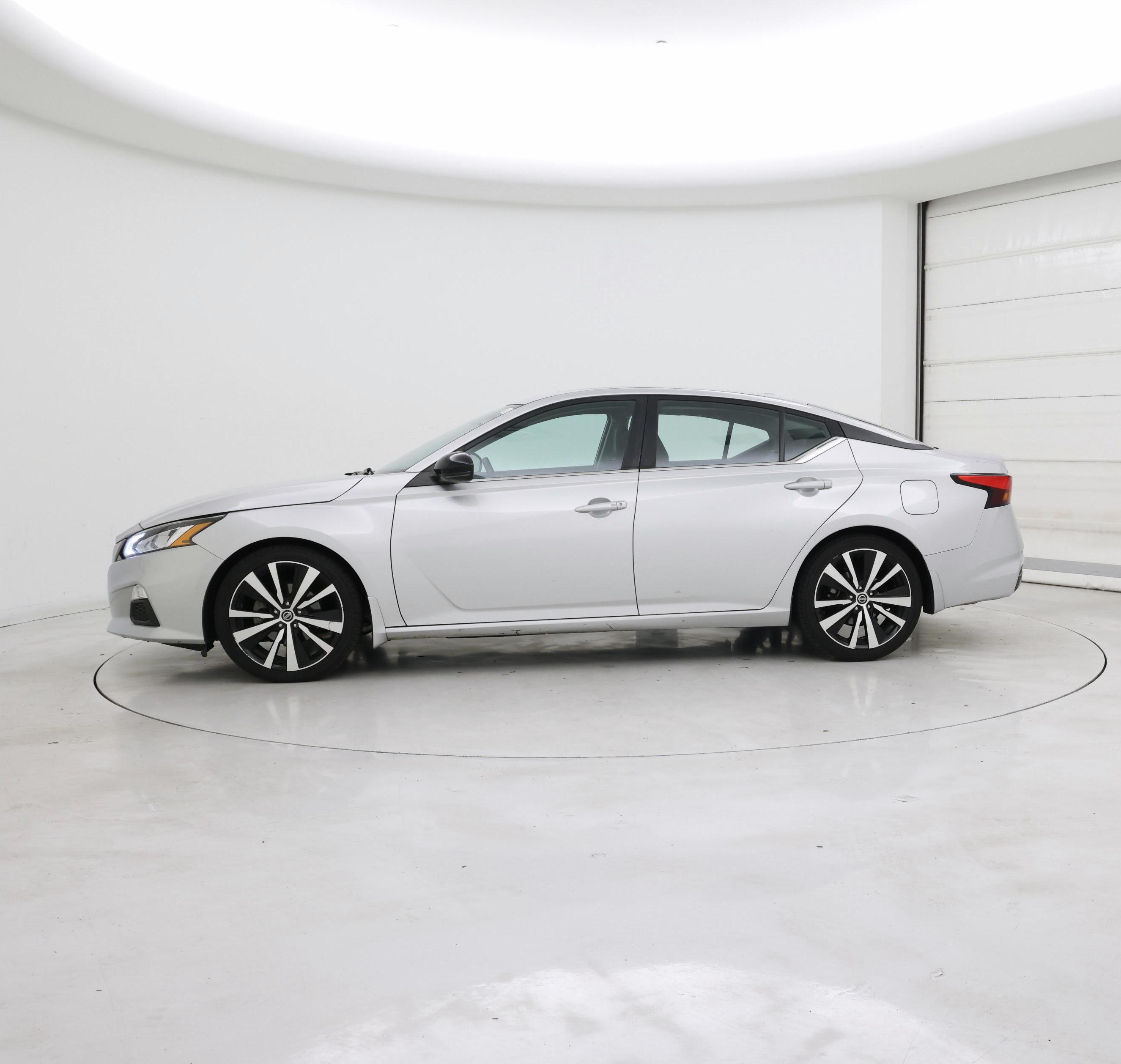 Thumbnail: 2020 Nissan Altima - 3