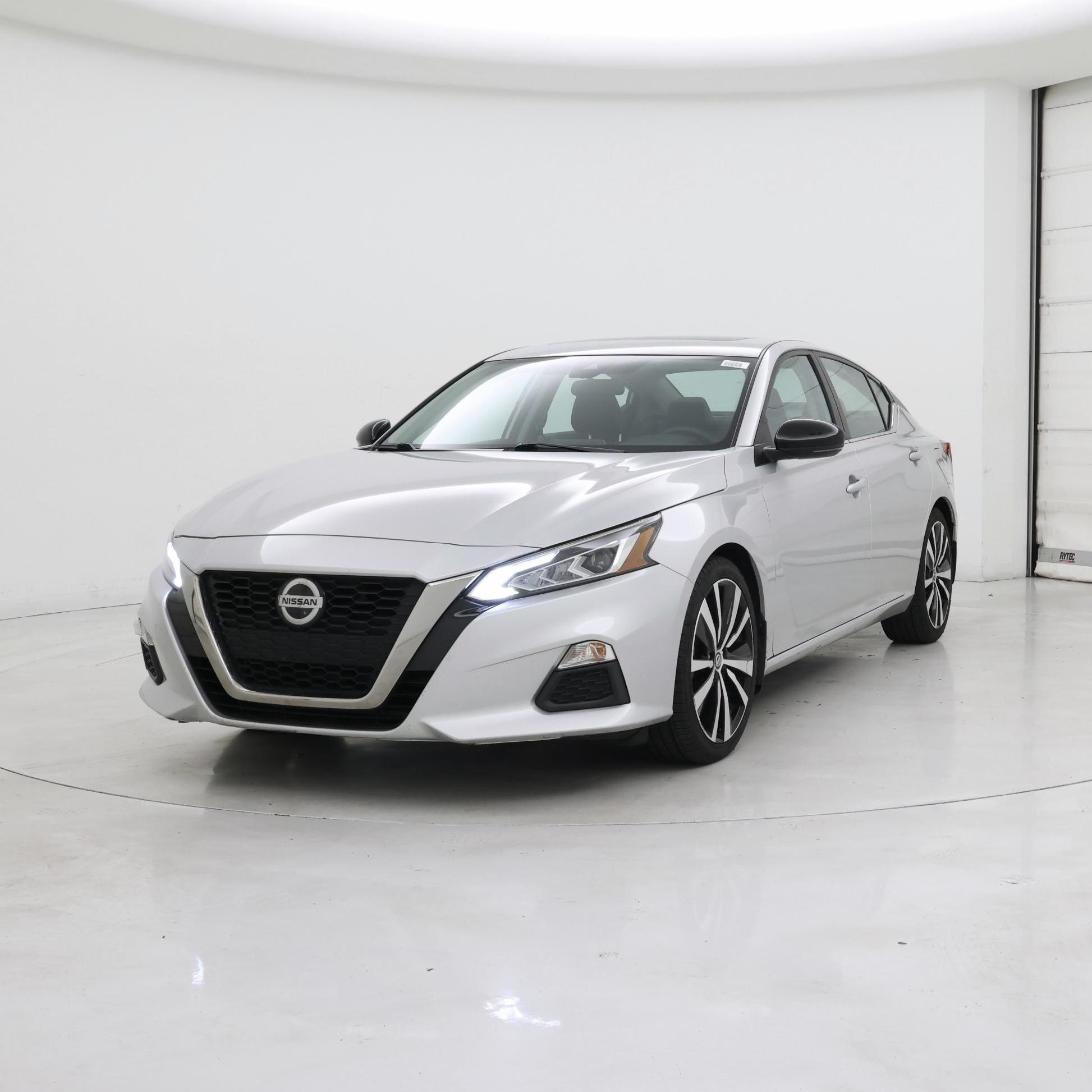 Thumbnail: 2020 Nissan Altima - 4