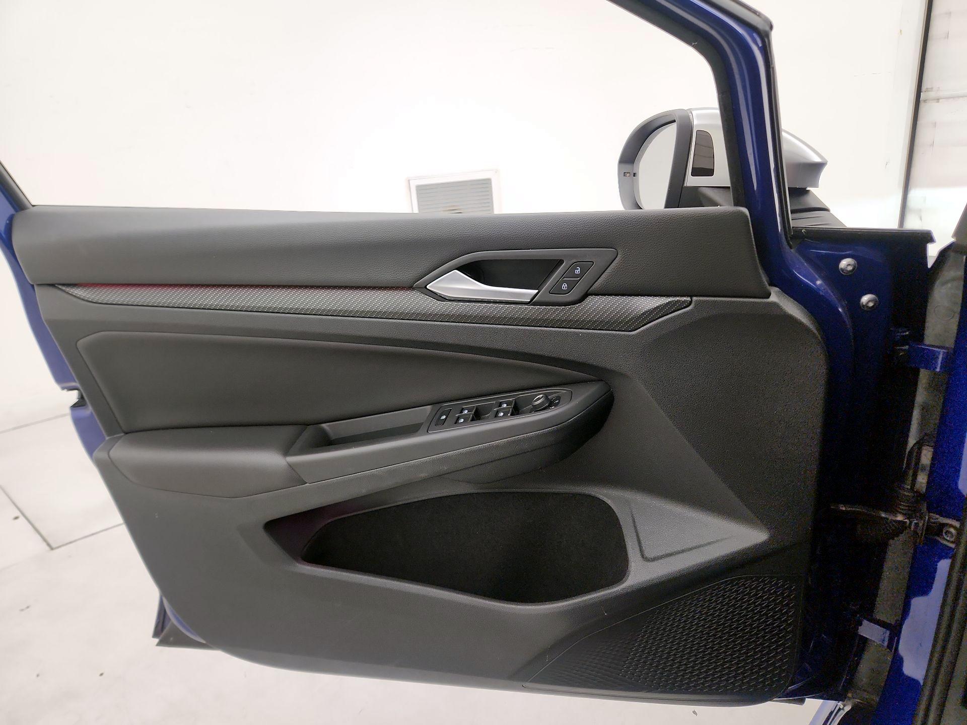 Thumbnail: 2022 Volkswagen Golf - 12