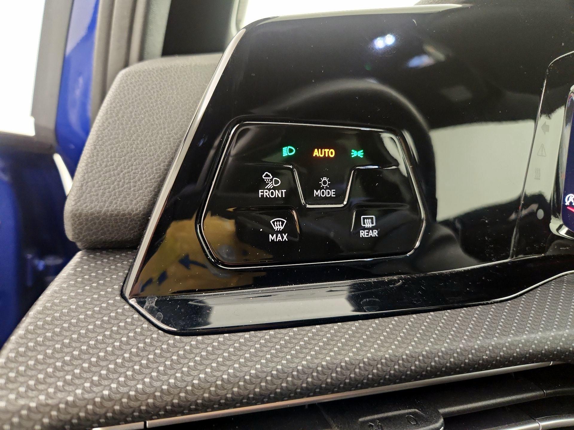 Thumbnail: 2022 Volkswagen Golf - 13