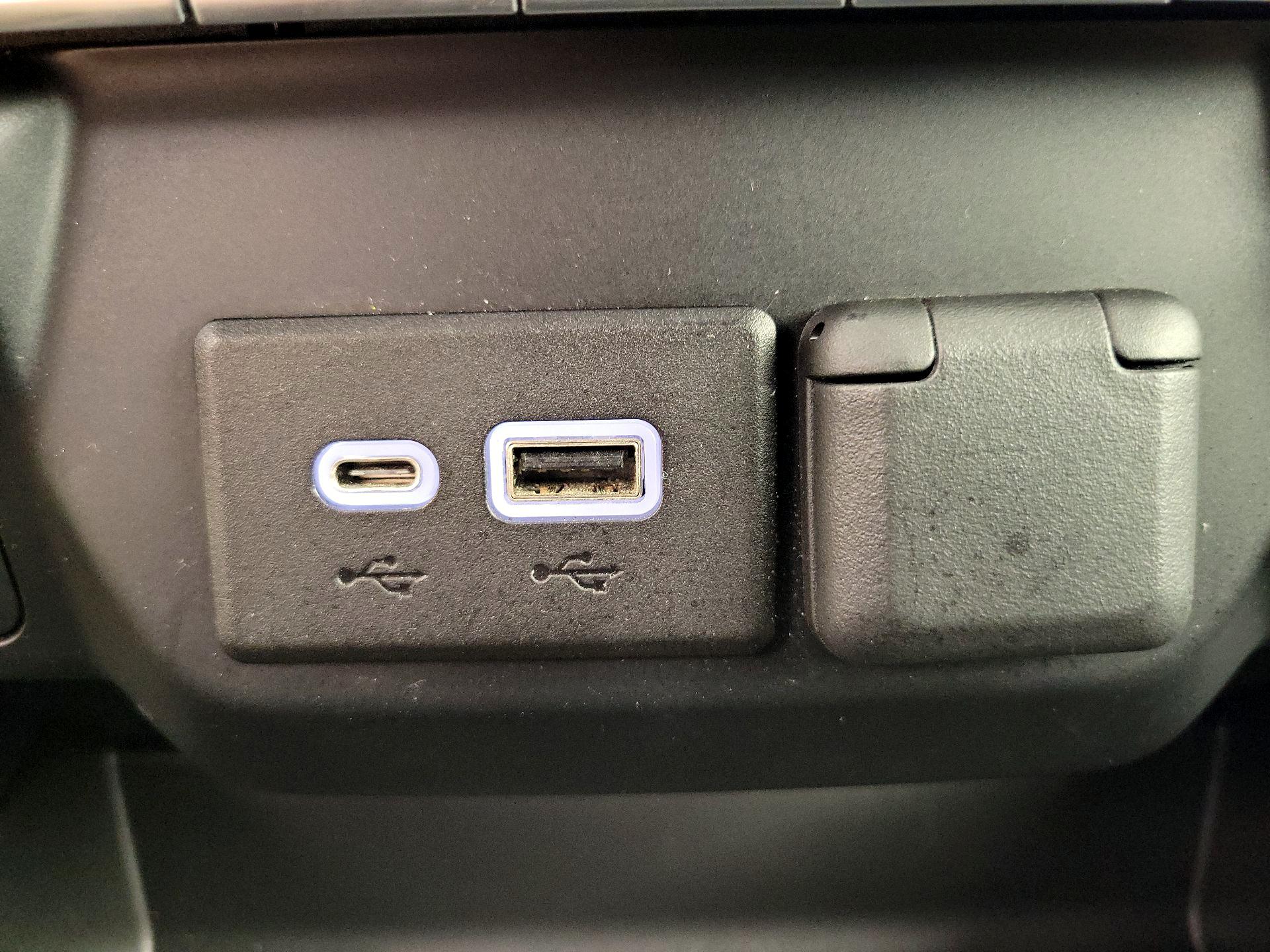 Thumbnail: 2019 Chevrolet Silverado 1500 - 18