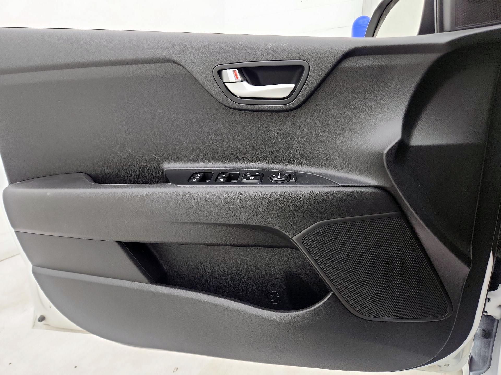 Thumbnail: 2023 Kia Rio - 12