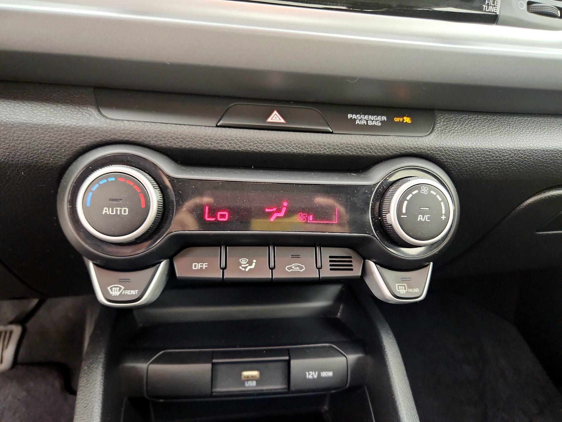 Thumbnail: 2023 Kia Rio - 16