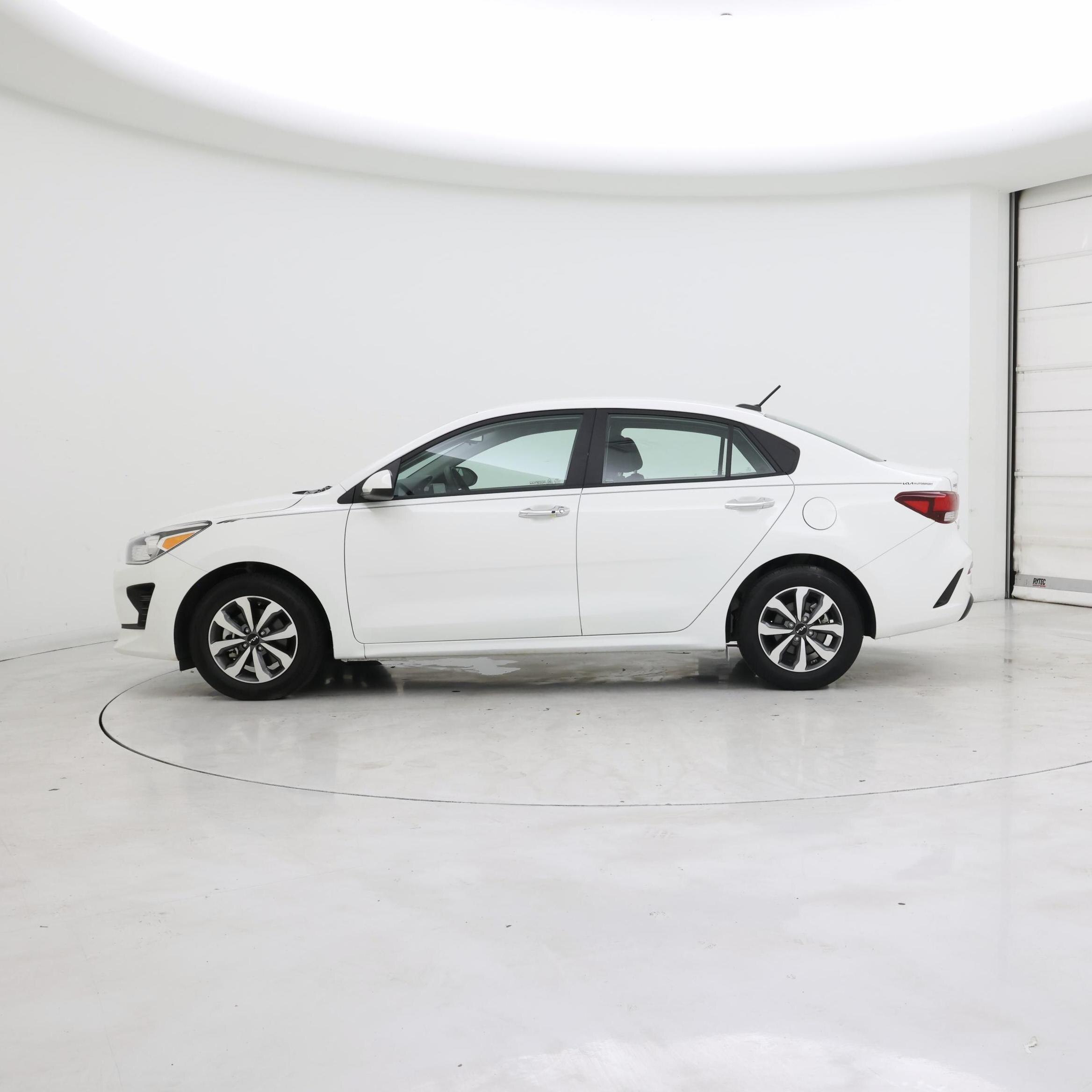 Thumbnail: 2023 Kia Rio - 3