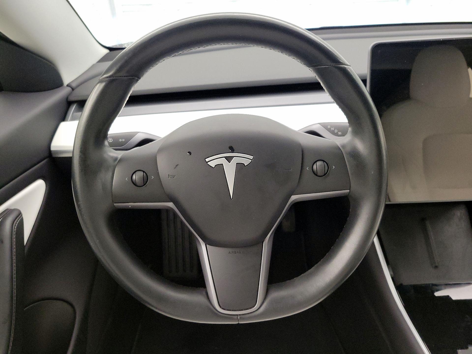 Thumbnail: 2019 Tesla Model 3 - 10