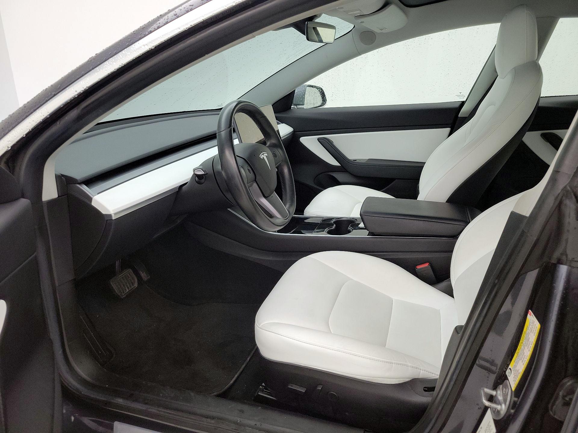 Thumbnail: 2019 Tesla Model 3 - 11